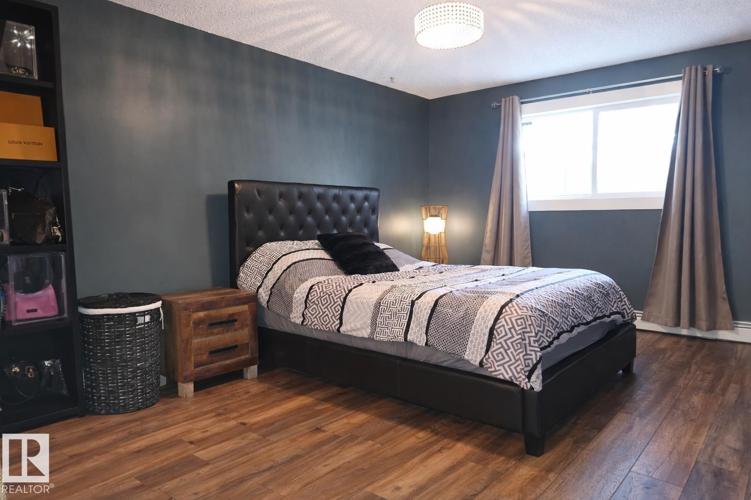 118 2430 Guardian Road, Edmonton, AB - Indoor Photo Showing Bedroom
