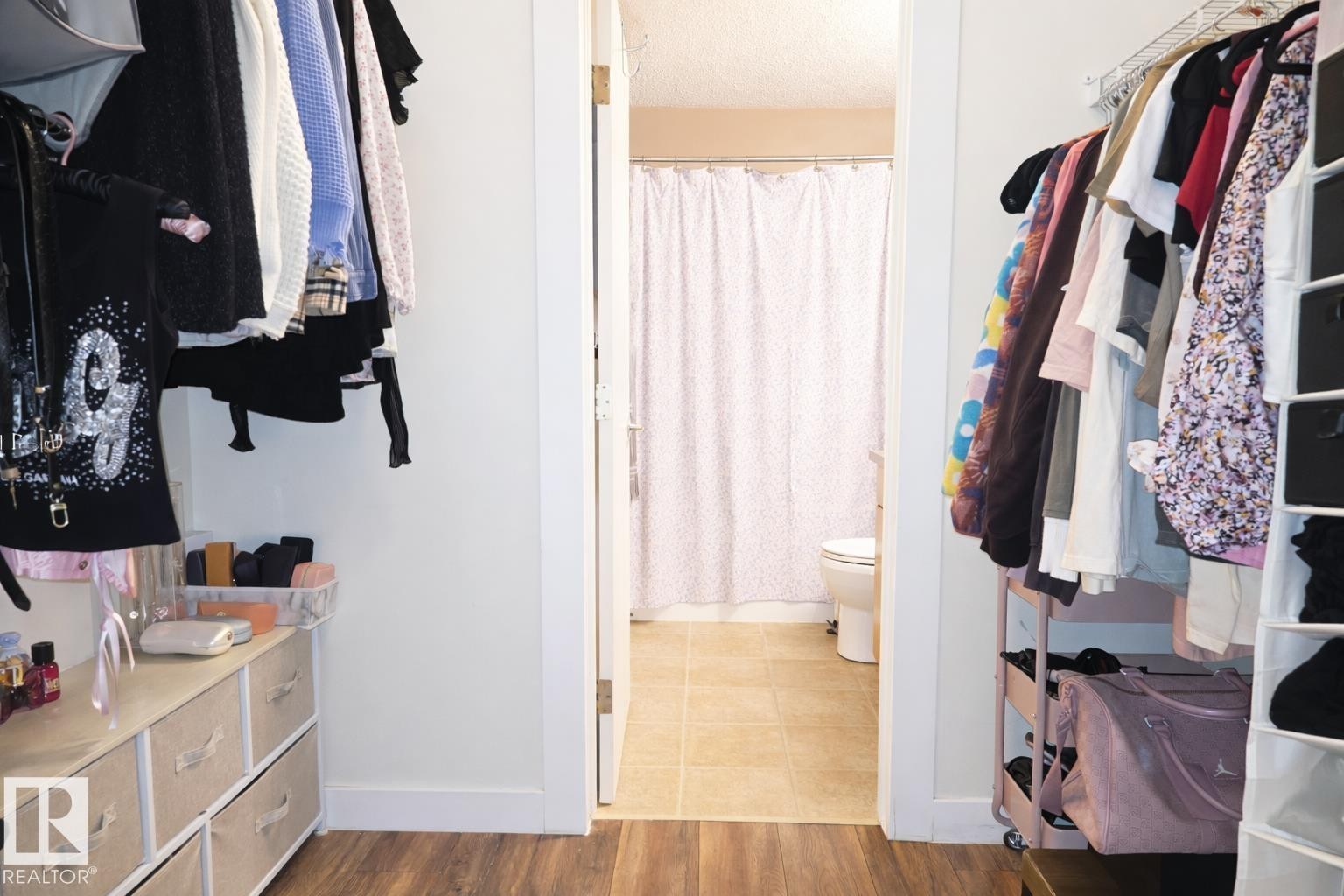 118 2430 Guardian Road, Edmonton, AB - Indoor With Storage