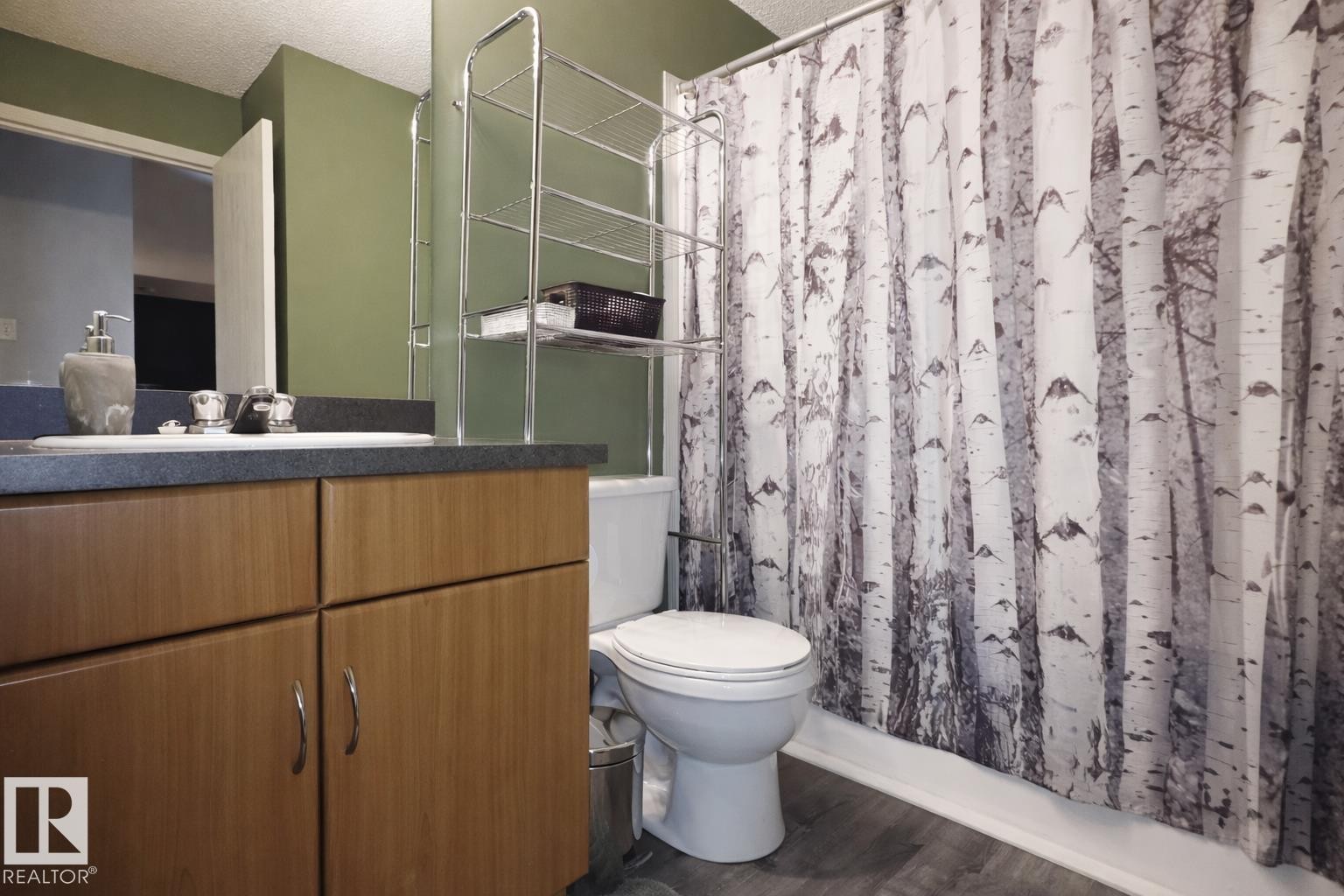 118 2430 Guardian Road, Edmonton, AB - Indoor Photo Showing Bathroom