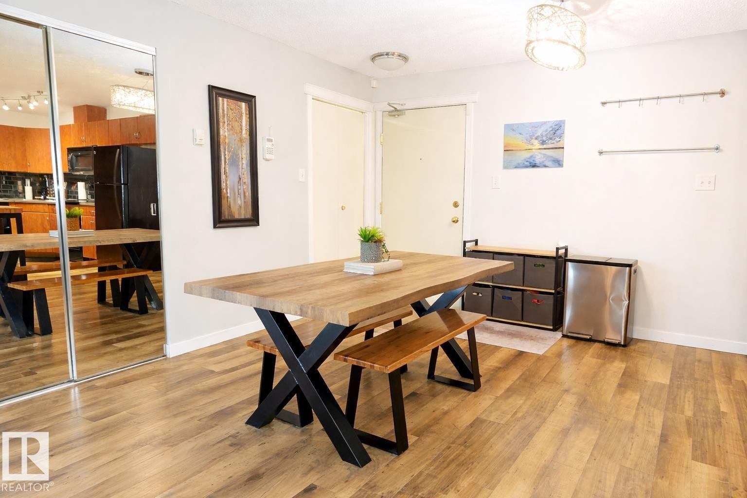 118 2430 Guardian Road, Edmonton, AB - Indoor Photo Showing Dining Room