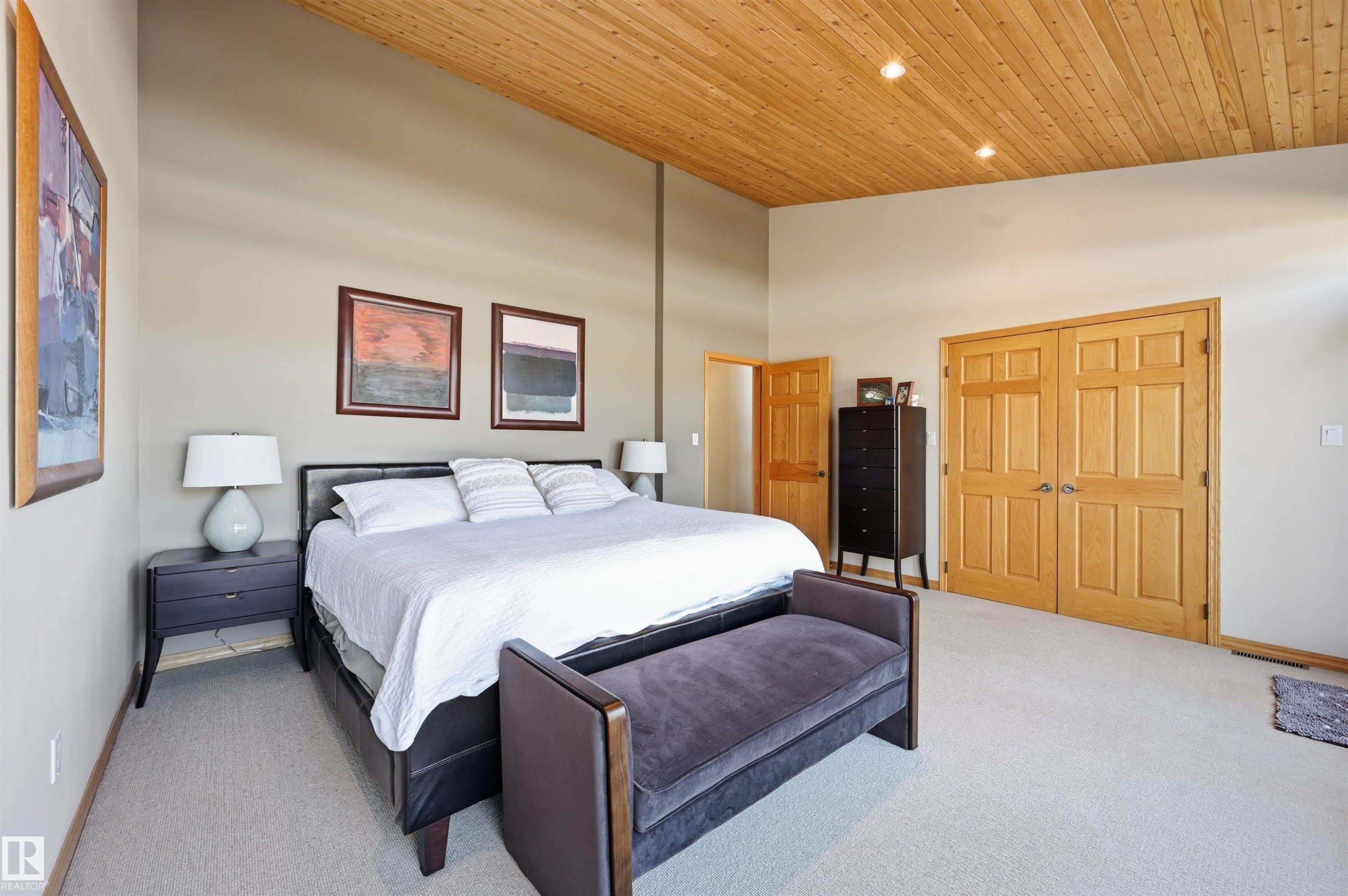 15625 Whitemud Road, Edmonton, AB