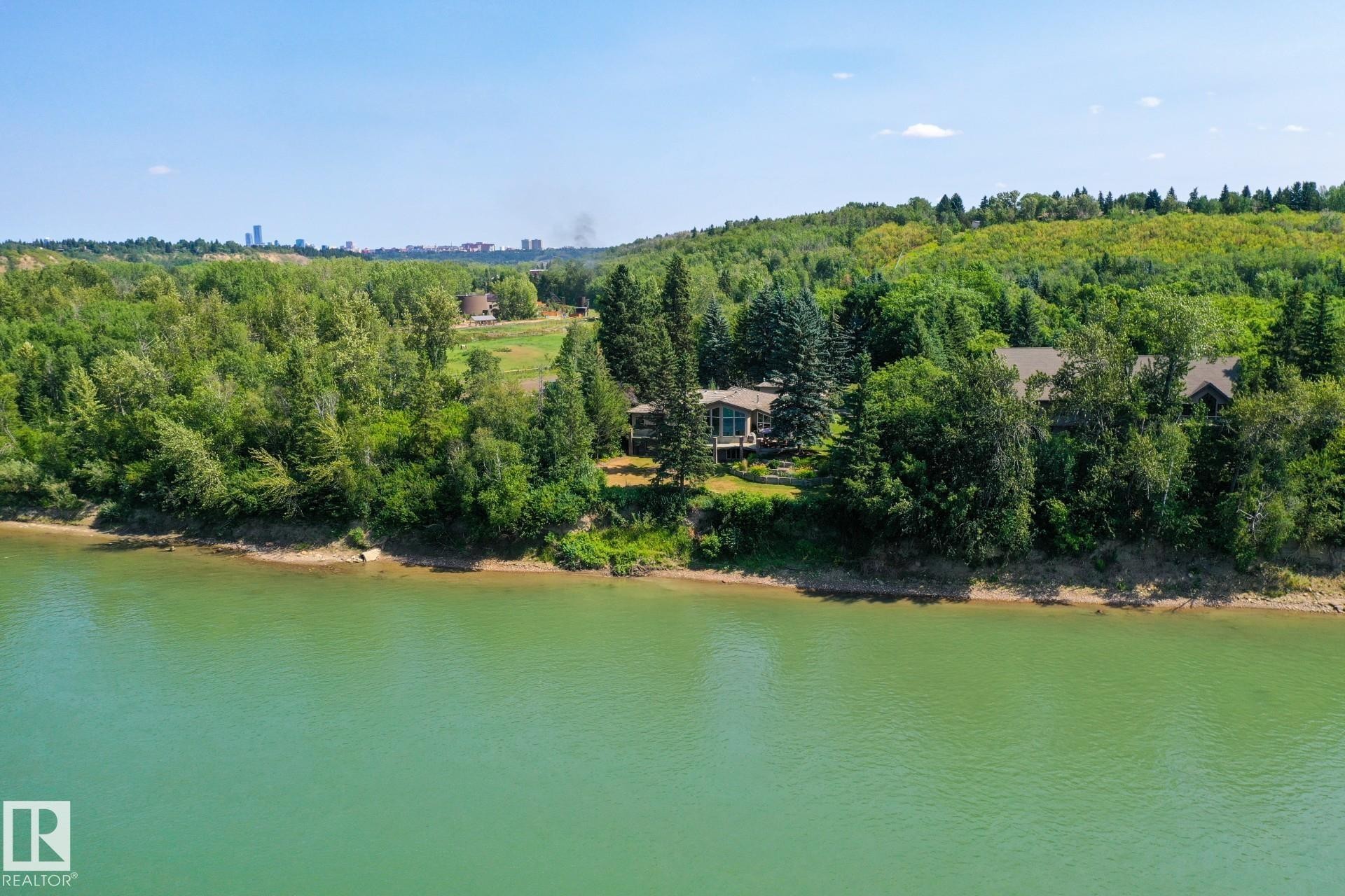 15625 Whitemud Road, Edmonton, AB