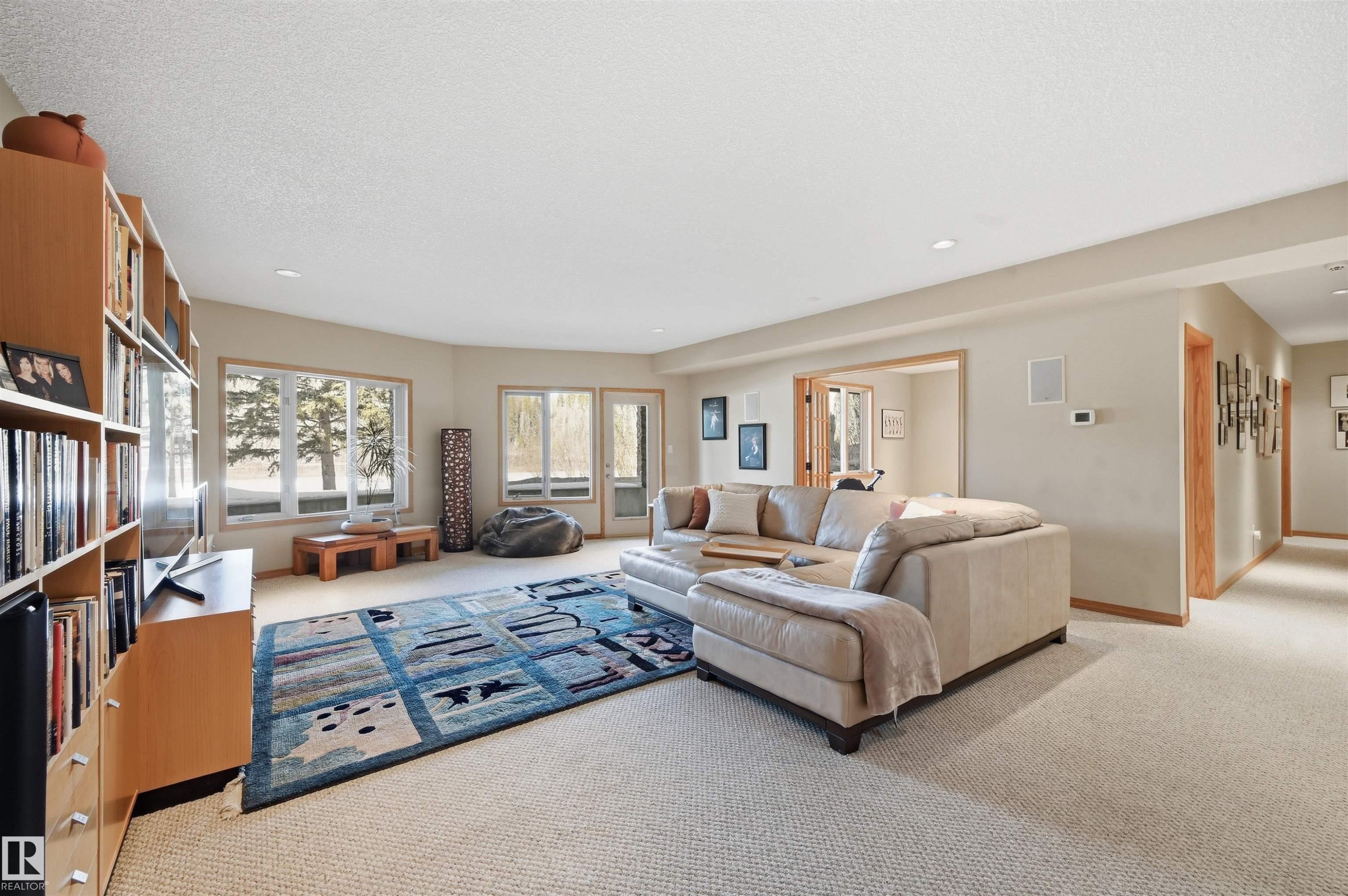 15625 Whitemud Road, Edmonton, AB