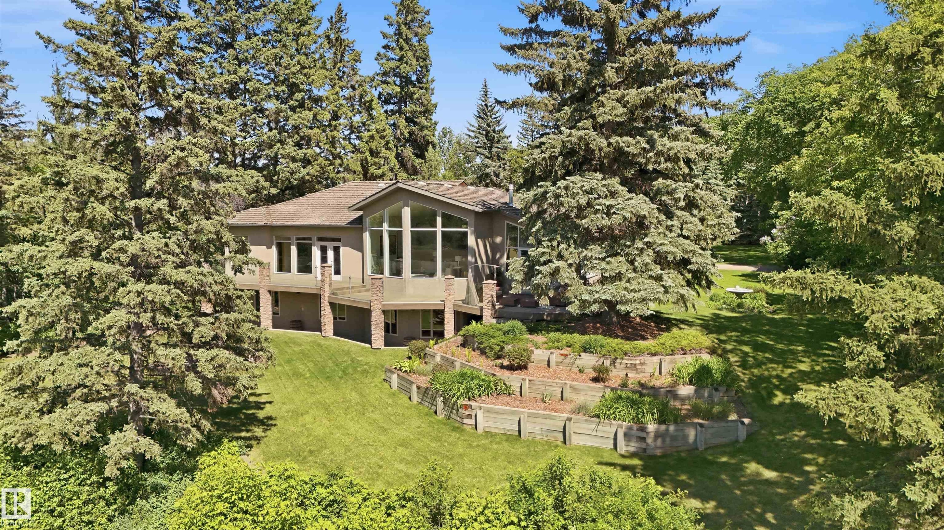 15625 Whitemud Road, Edmonton, AB