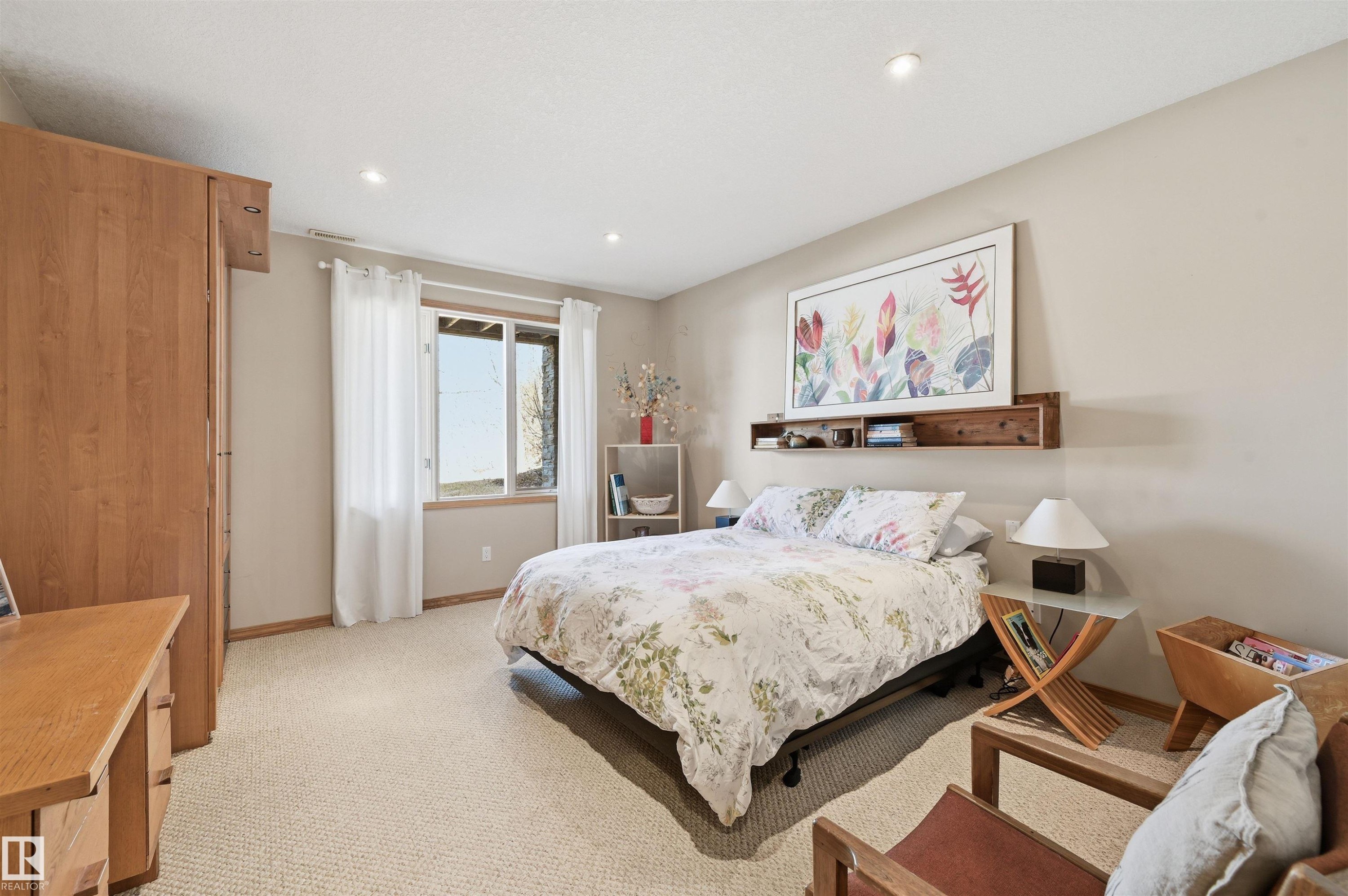 15625 Whitemud Road, Edmonton, AB