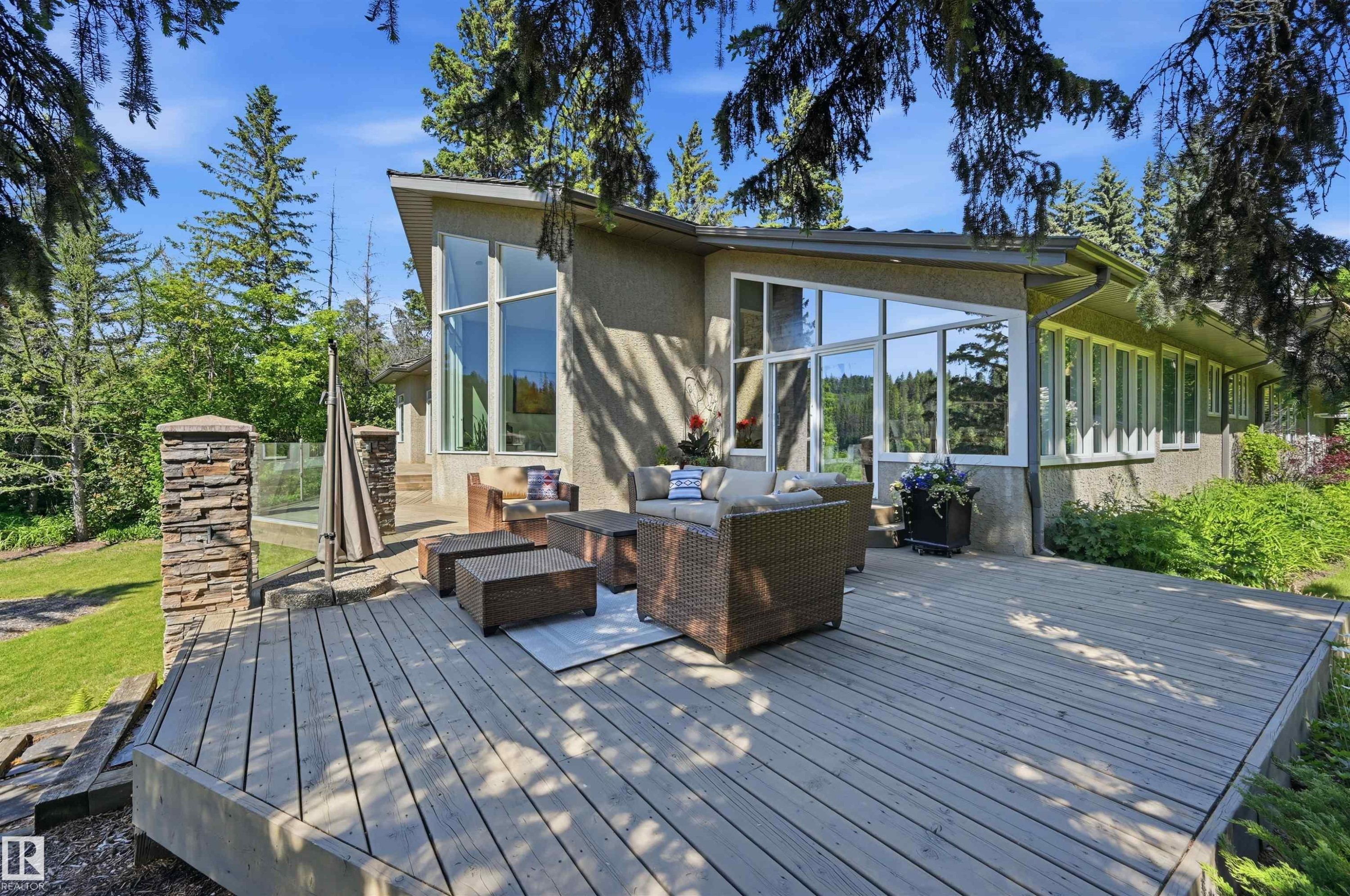 15625 Whitemud Road, Edmonton, AB