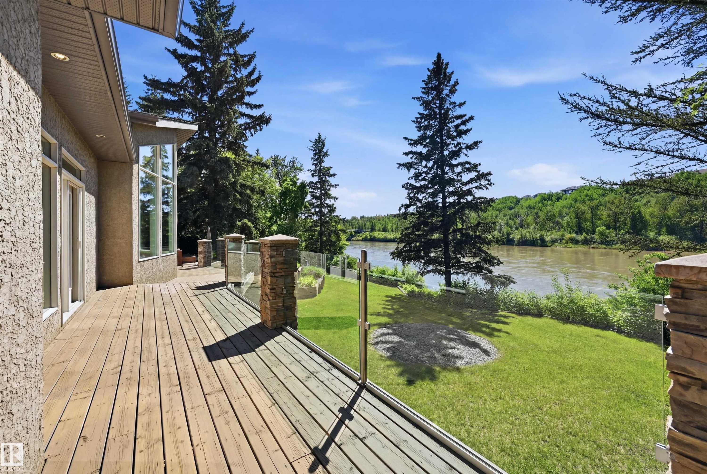 15625 Whitemud Road, Edmonton, AB