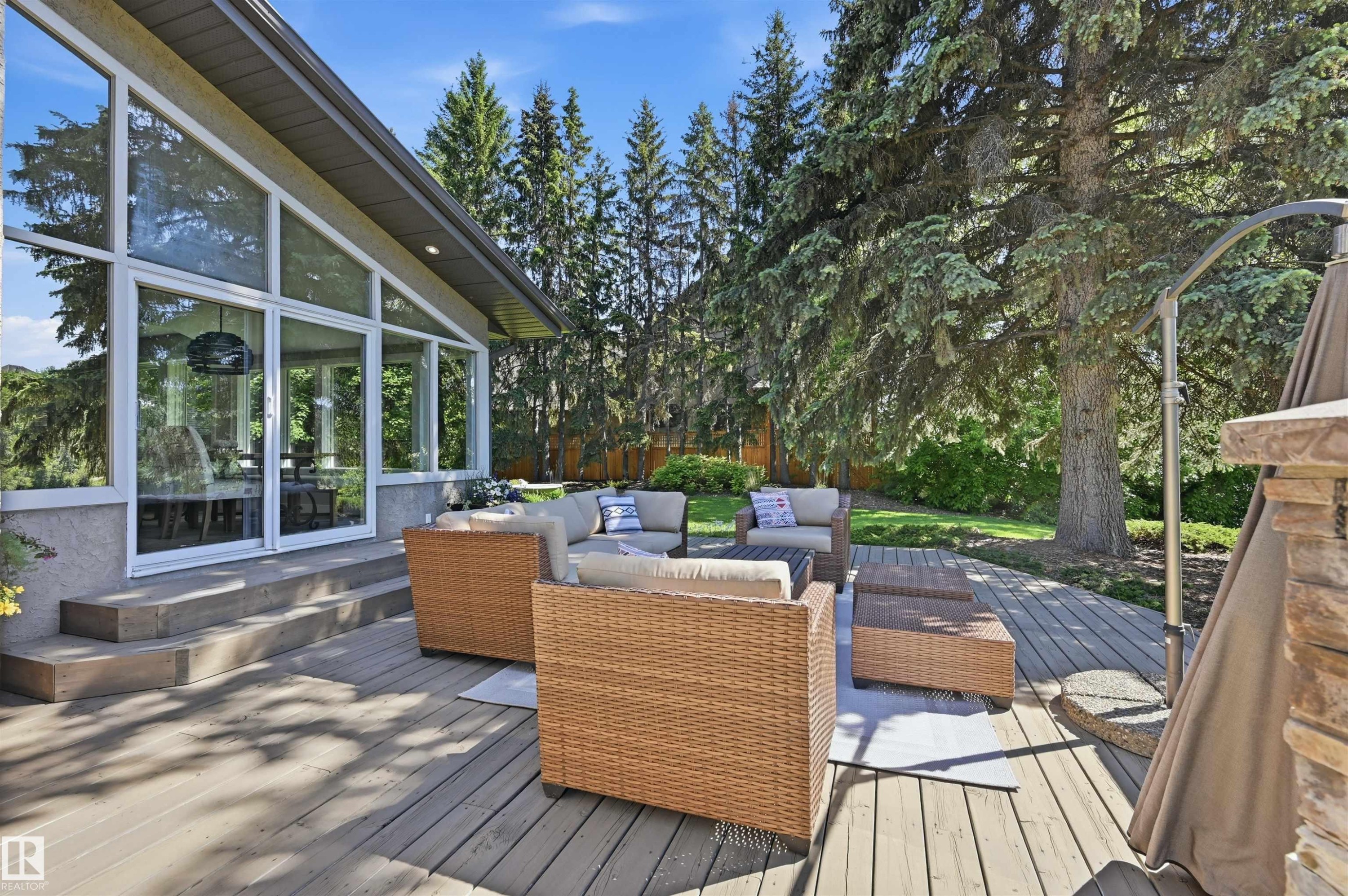 15625 Whitemud Road, Edmonton, AB