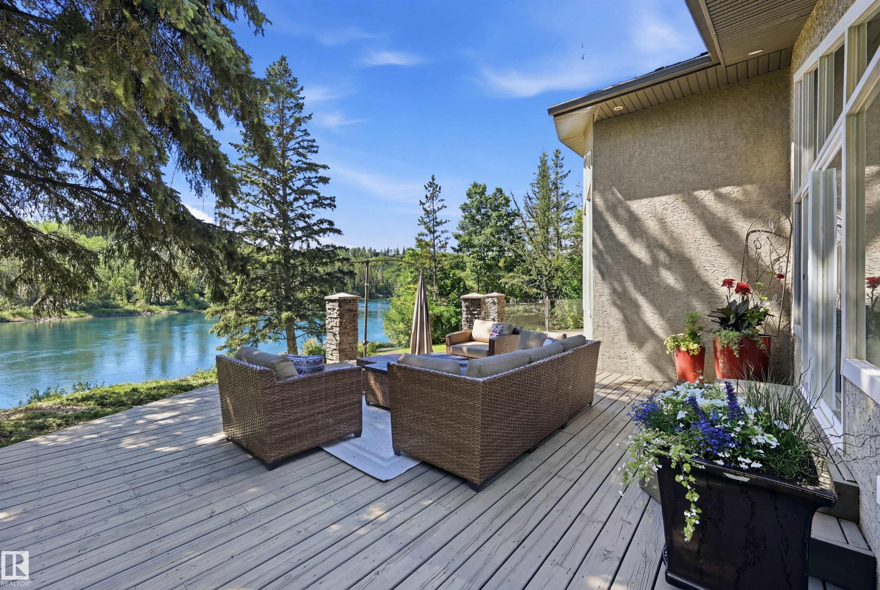 15625 Whitemud Road, Edmonton, AB