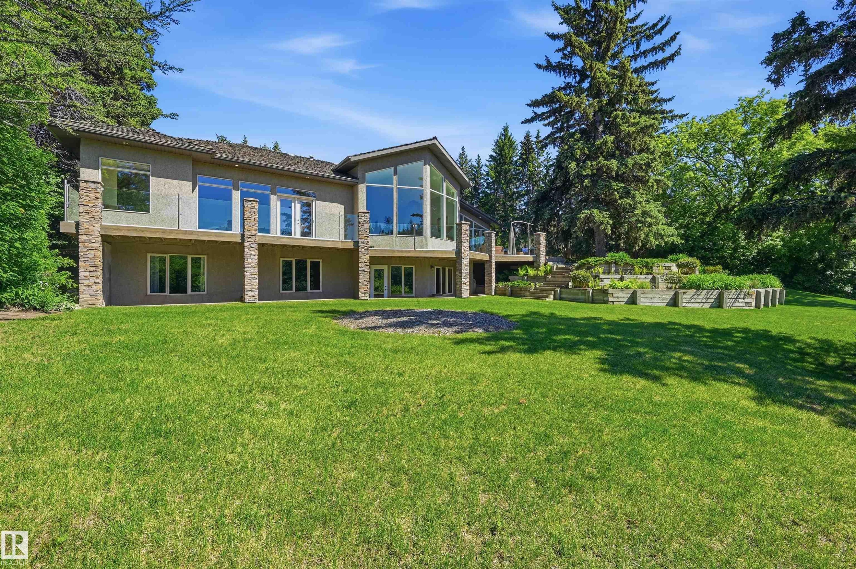 15625 Whitemud Road, Edmonton, AB