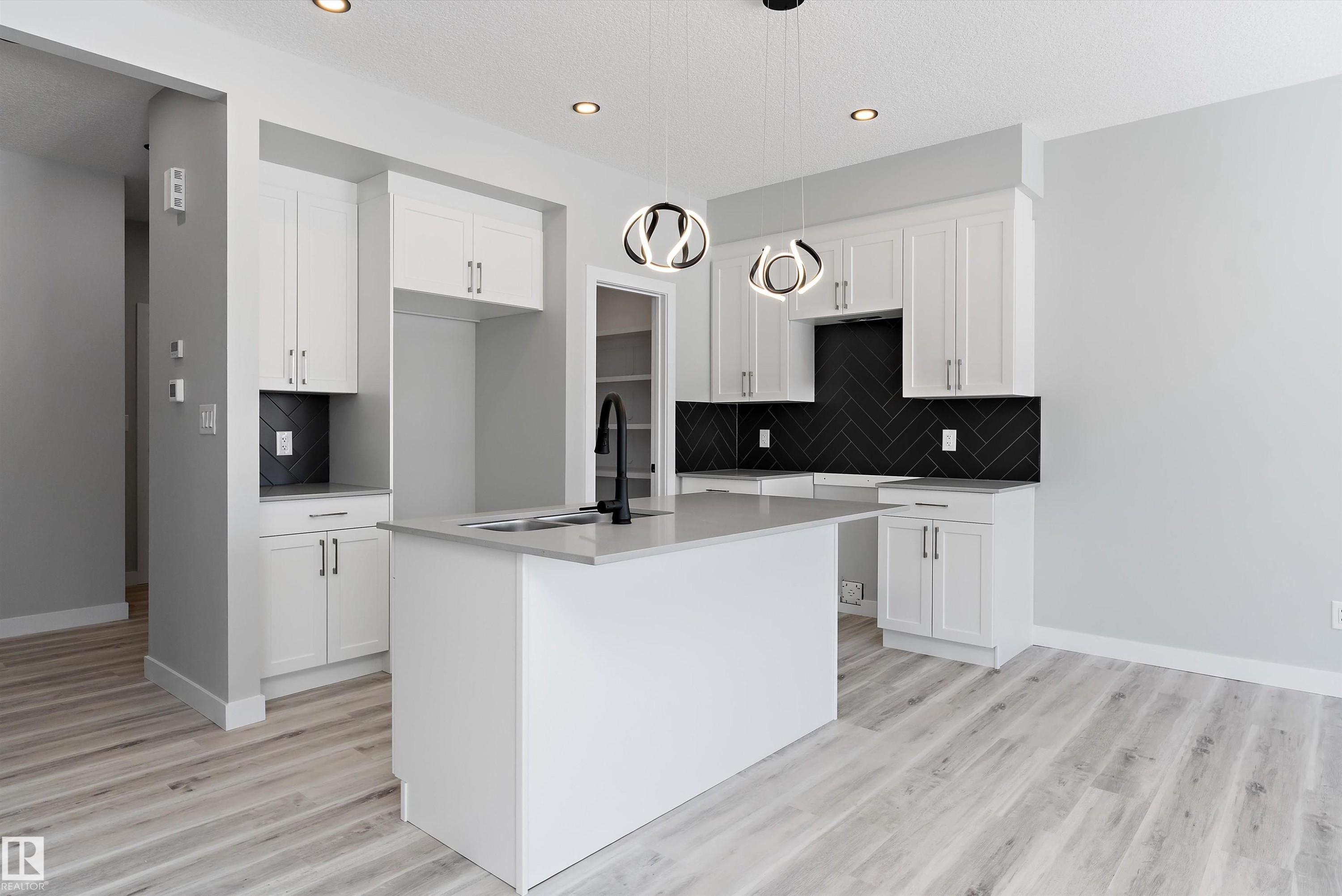 36 Maple Crescent, Gibbons, AB - Indoor Photo Showing Kitchen