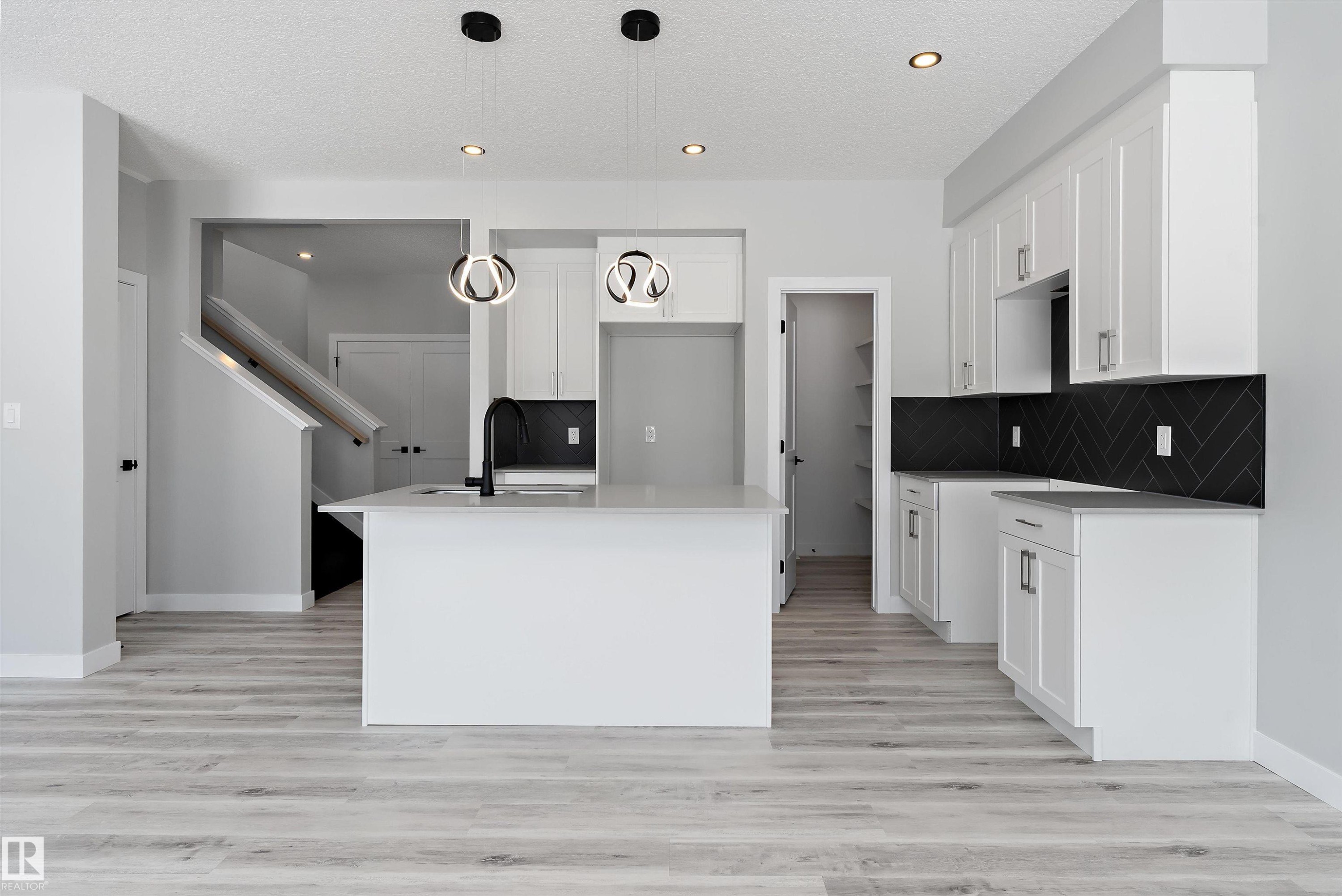 36 Maple Crescent, Gibbons, AB - Indoor Photo Showing Kitchen