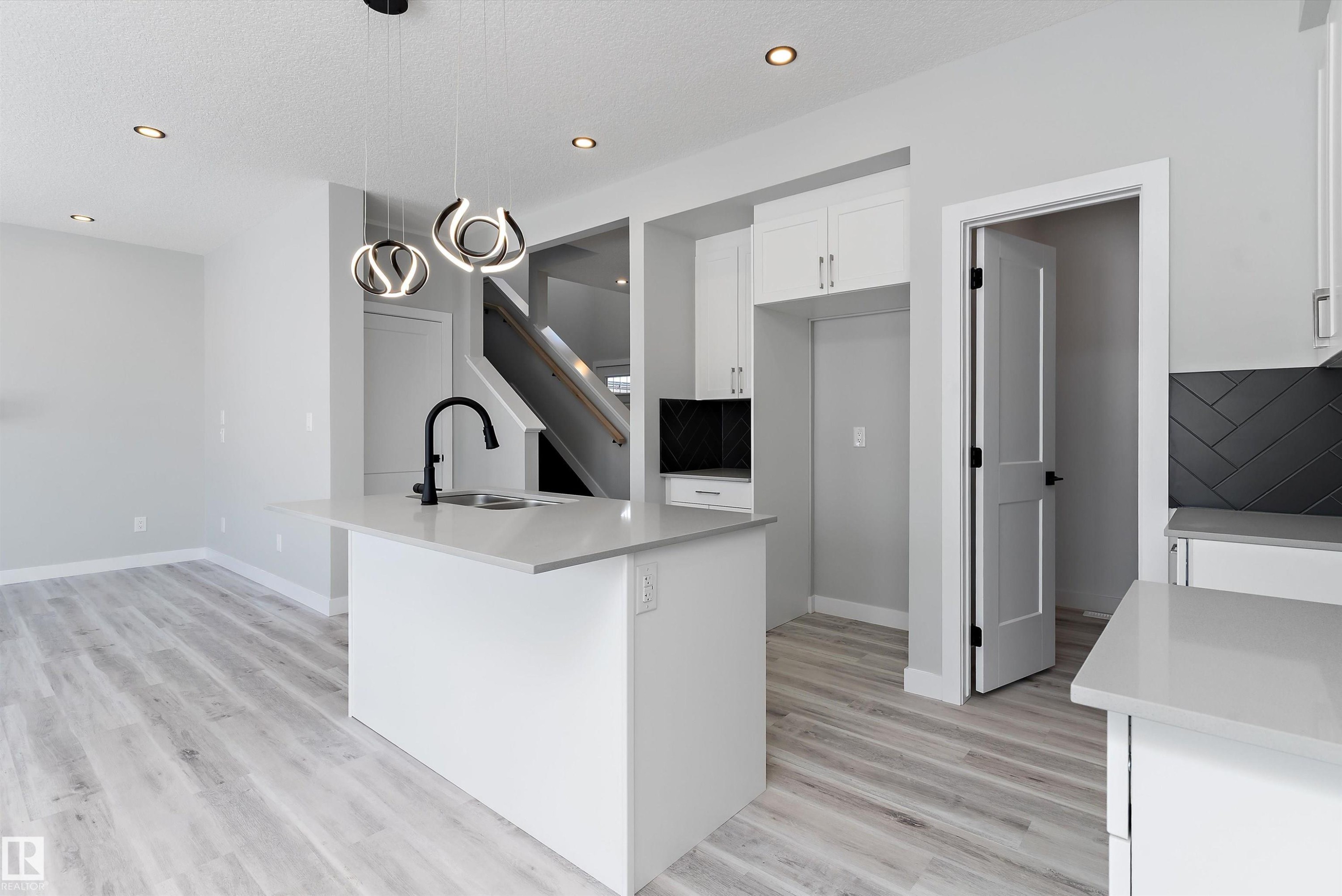36 Maple Crescent, Gibbons, AB - Indoor Photo Showing Kitchen