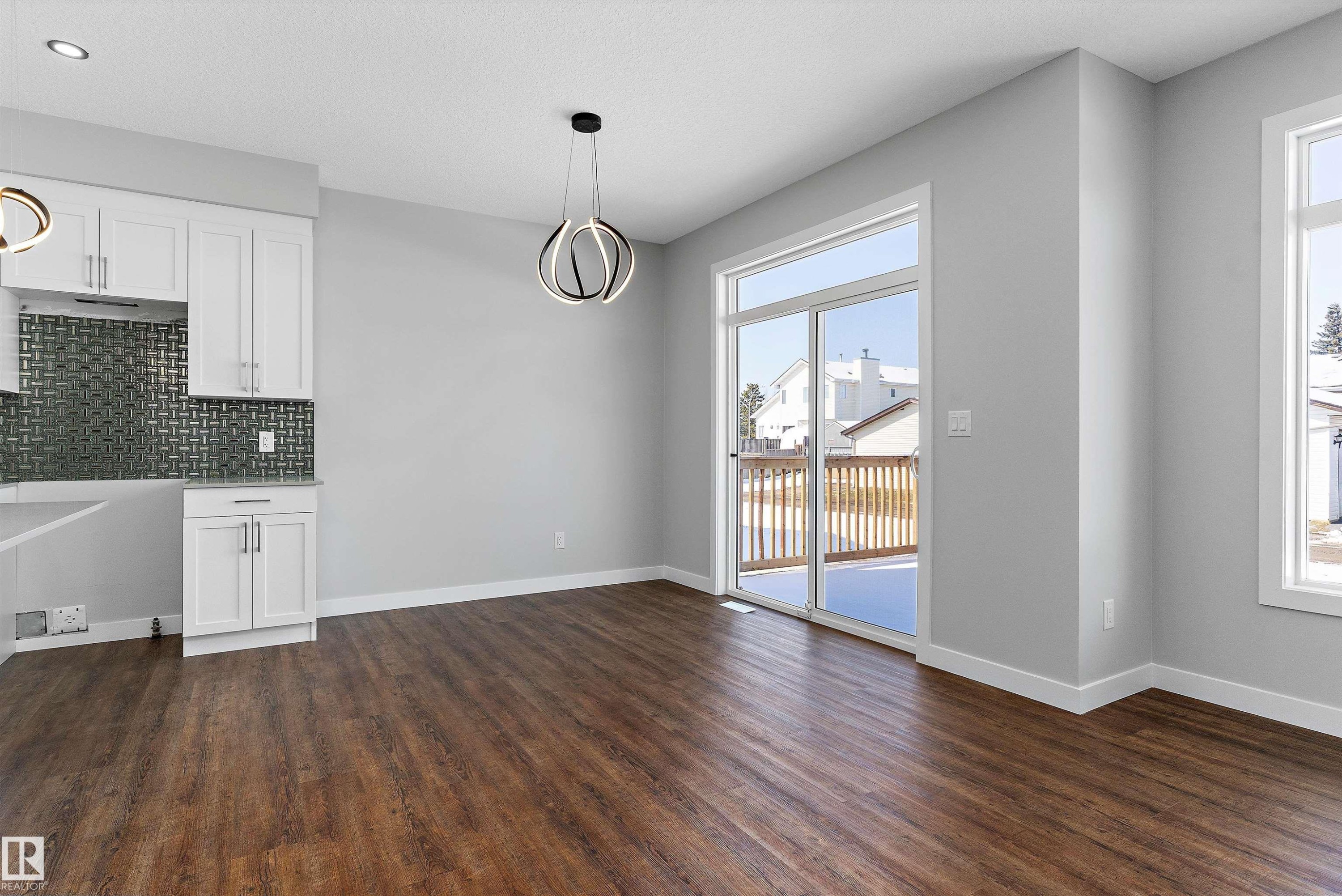 72 Maple Crescent, Gibbons, AB - Indoor Photo Showing Kitchen