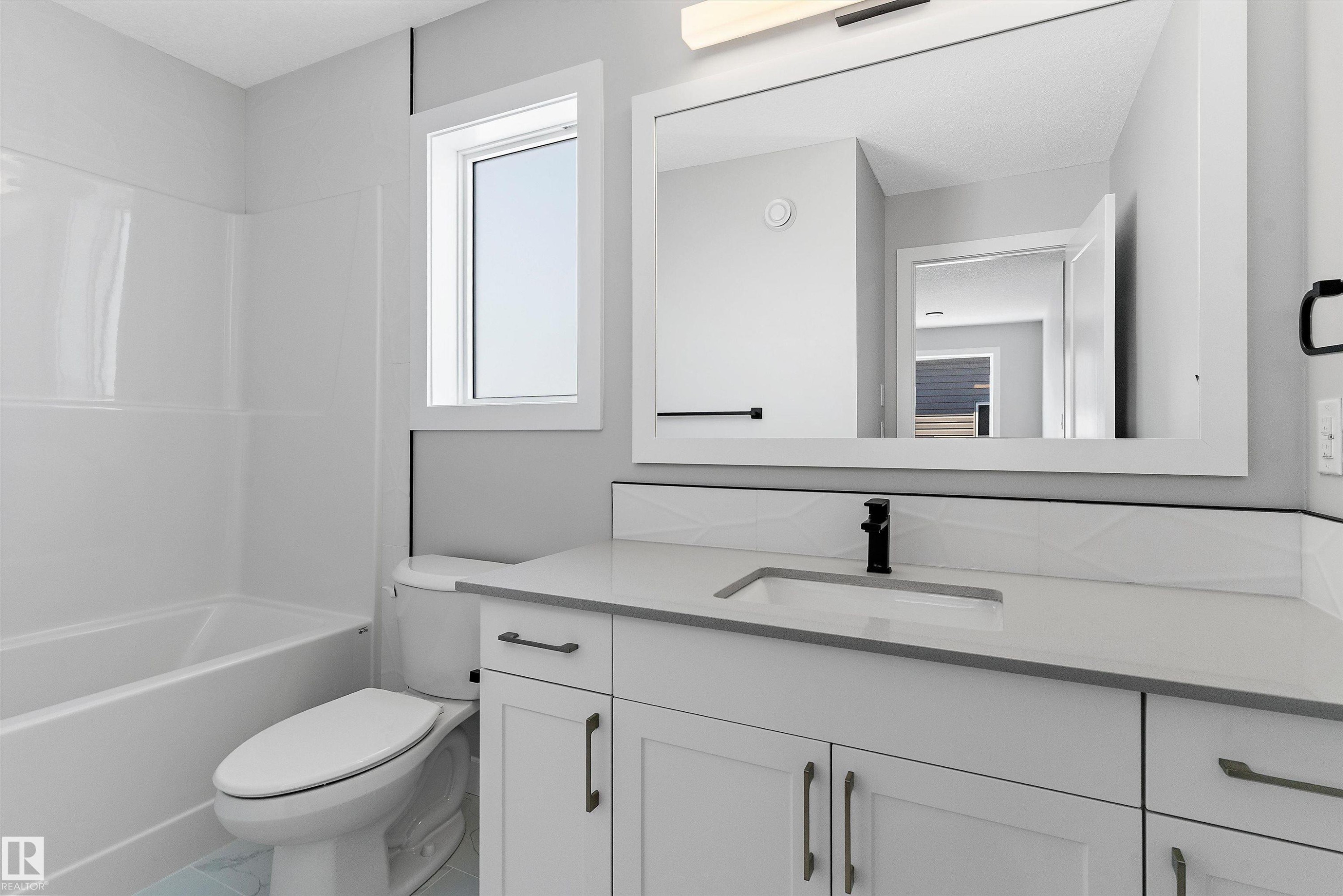 72 Maple Crescent, Gibbons, AB - Indoor Photo Showing Bathroom