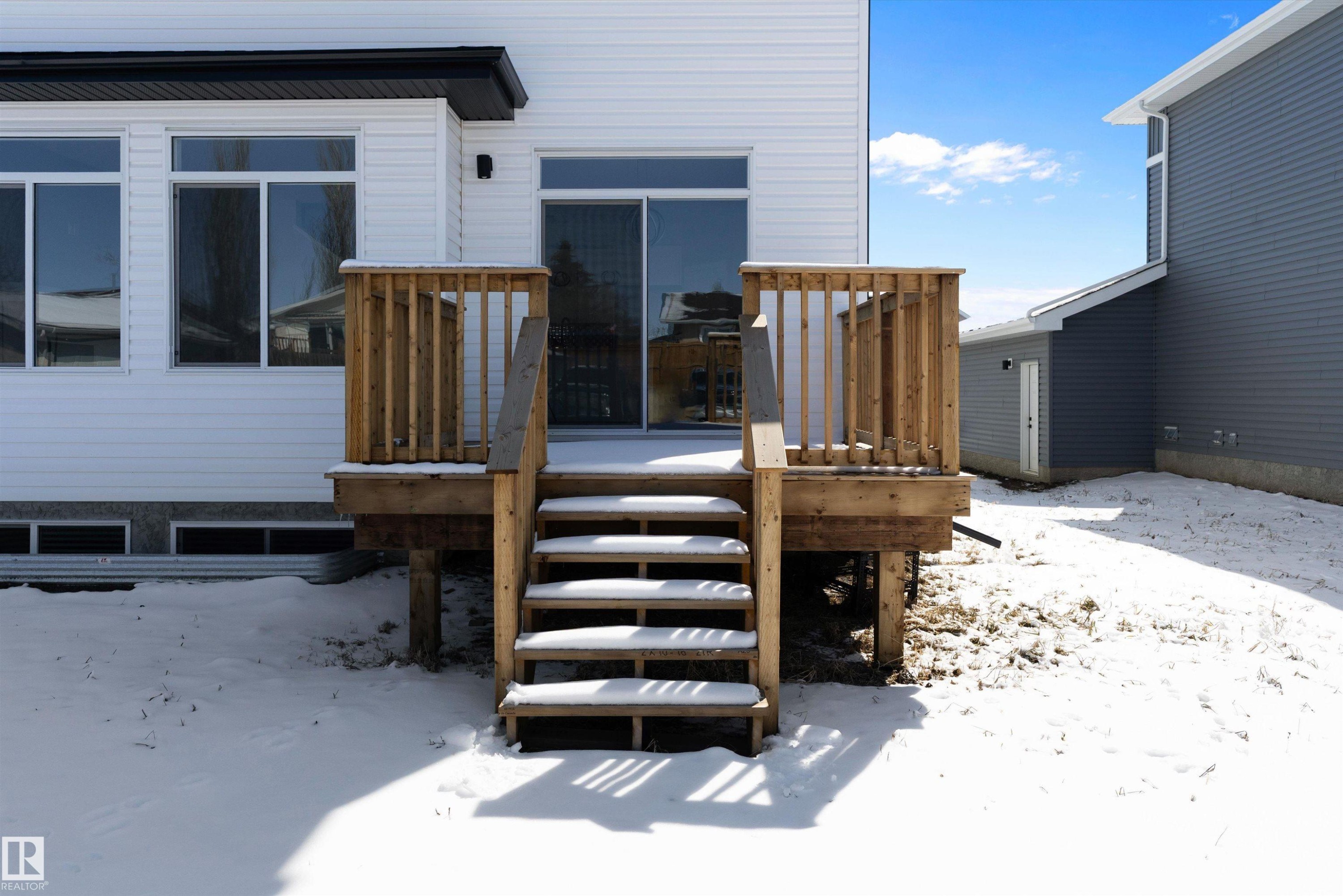 72 Maple Crescent, Gibbons, AB - Outdoor