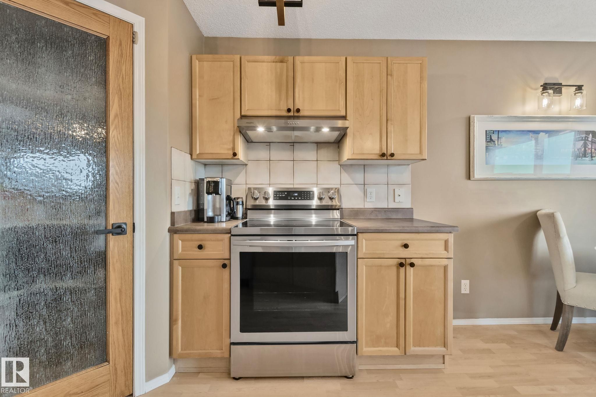 15117 Miller Boulevard, Edmonton, AB - Indoor Photo Showing Kitchen