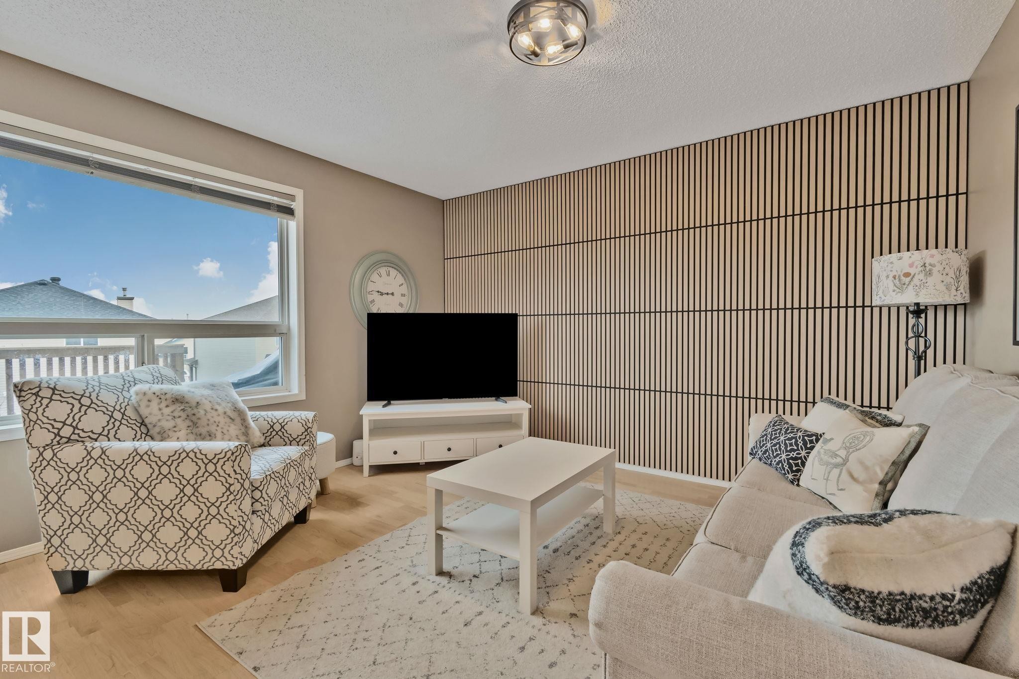 15117 Miller Boulevard, Edmonton, AB - Indoor