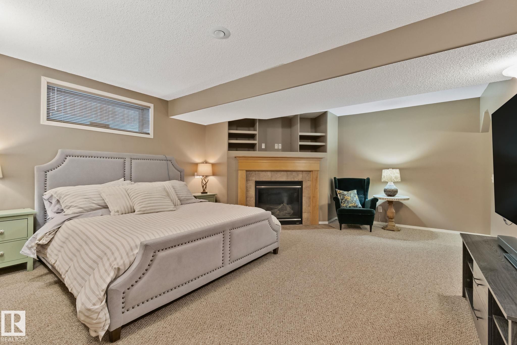 15117 Miller Boulevard, Edmonton, AB - Indoor Photo Showing Bedroom