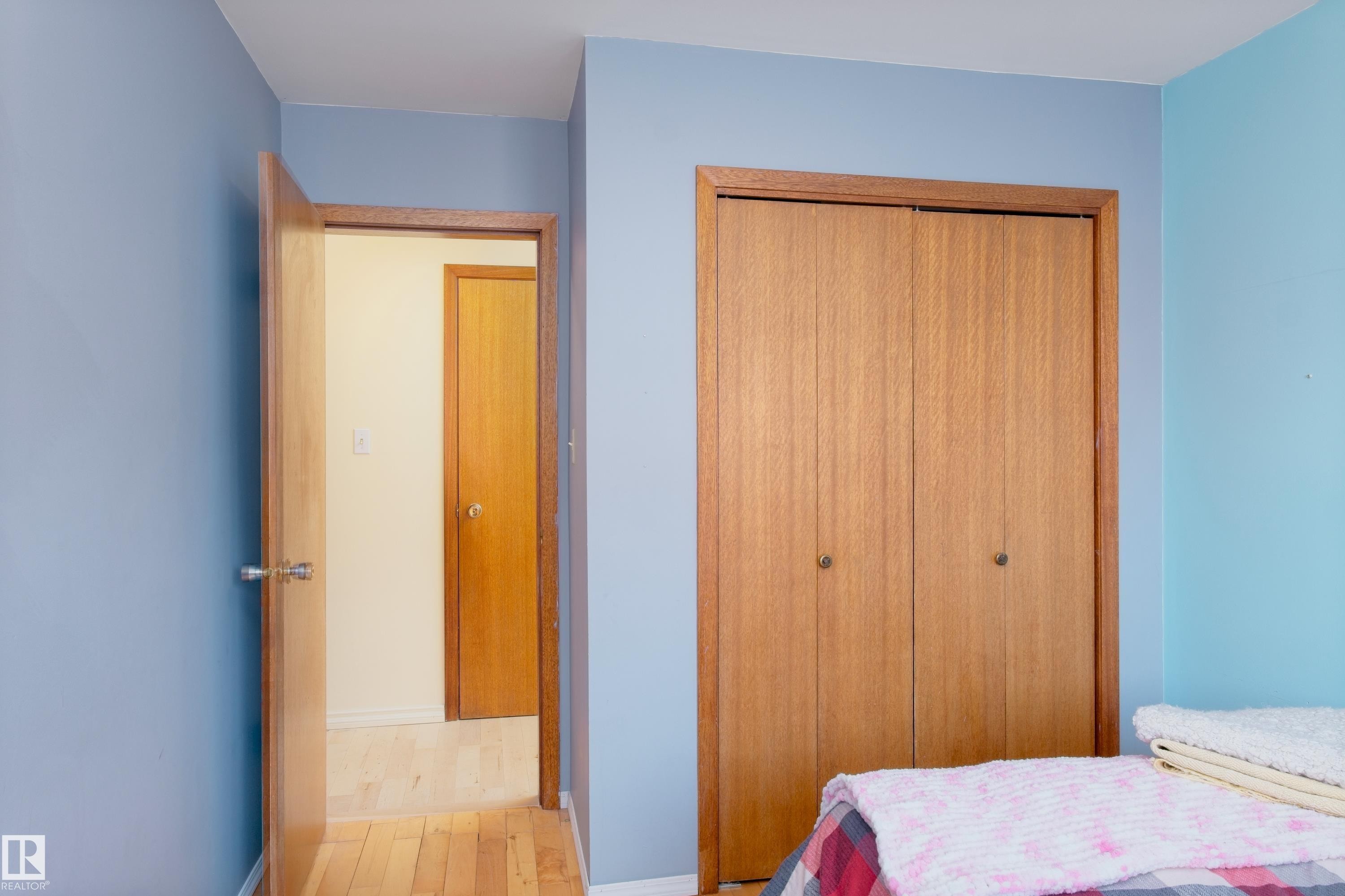 4706 54 Avenue, Barrhead, AB - Indoor Photo Showing Bedroom