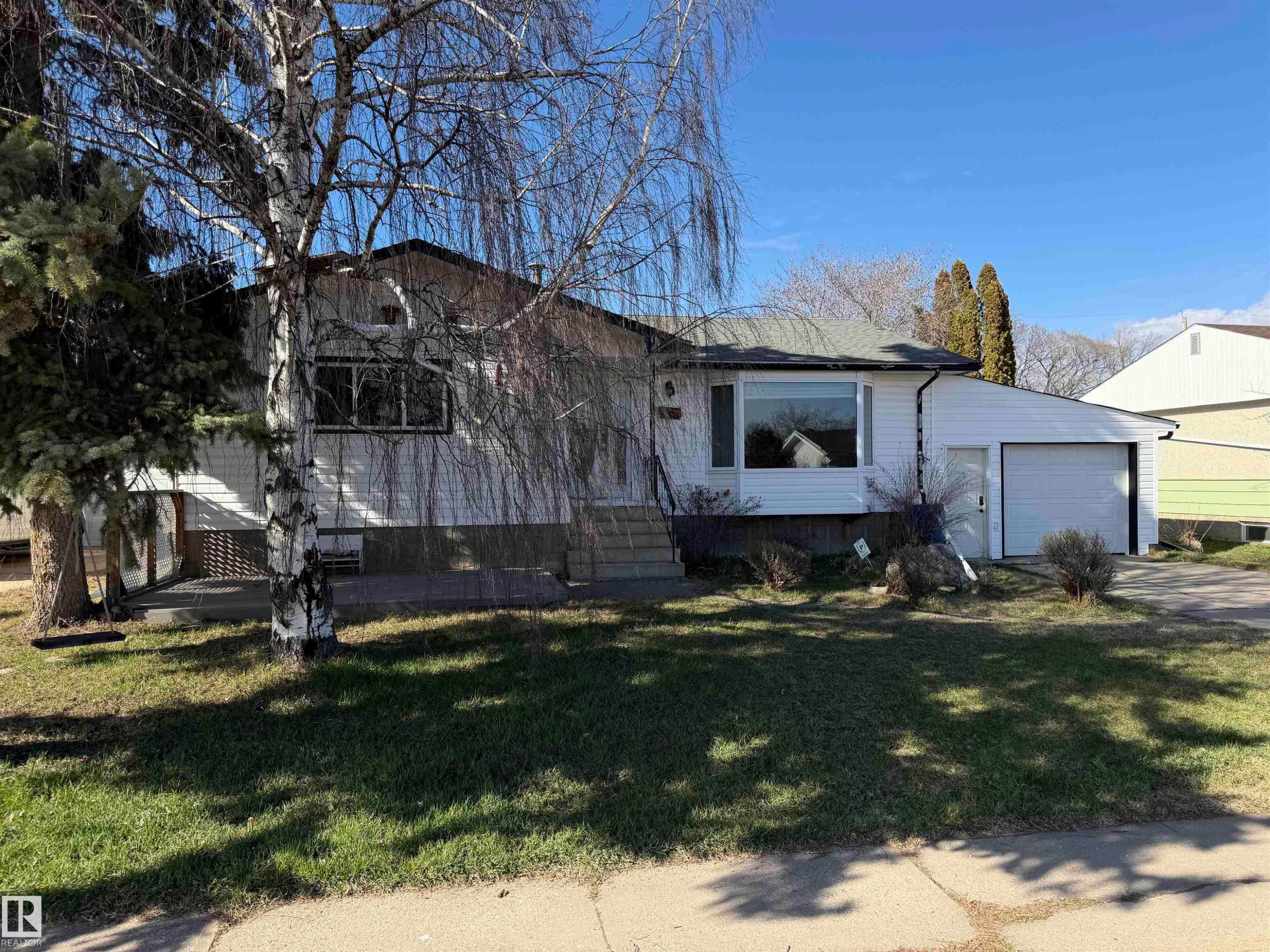 4706 54 Avenue, Barrhead, AB - Outdoor