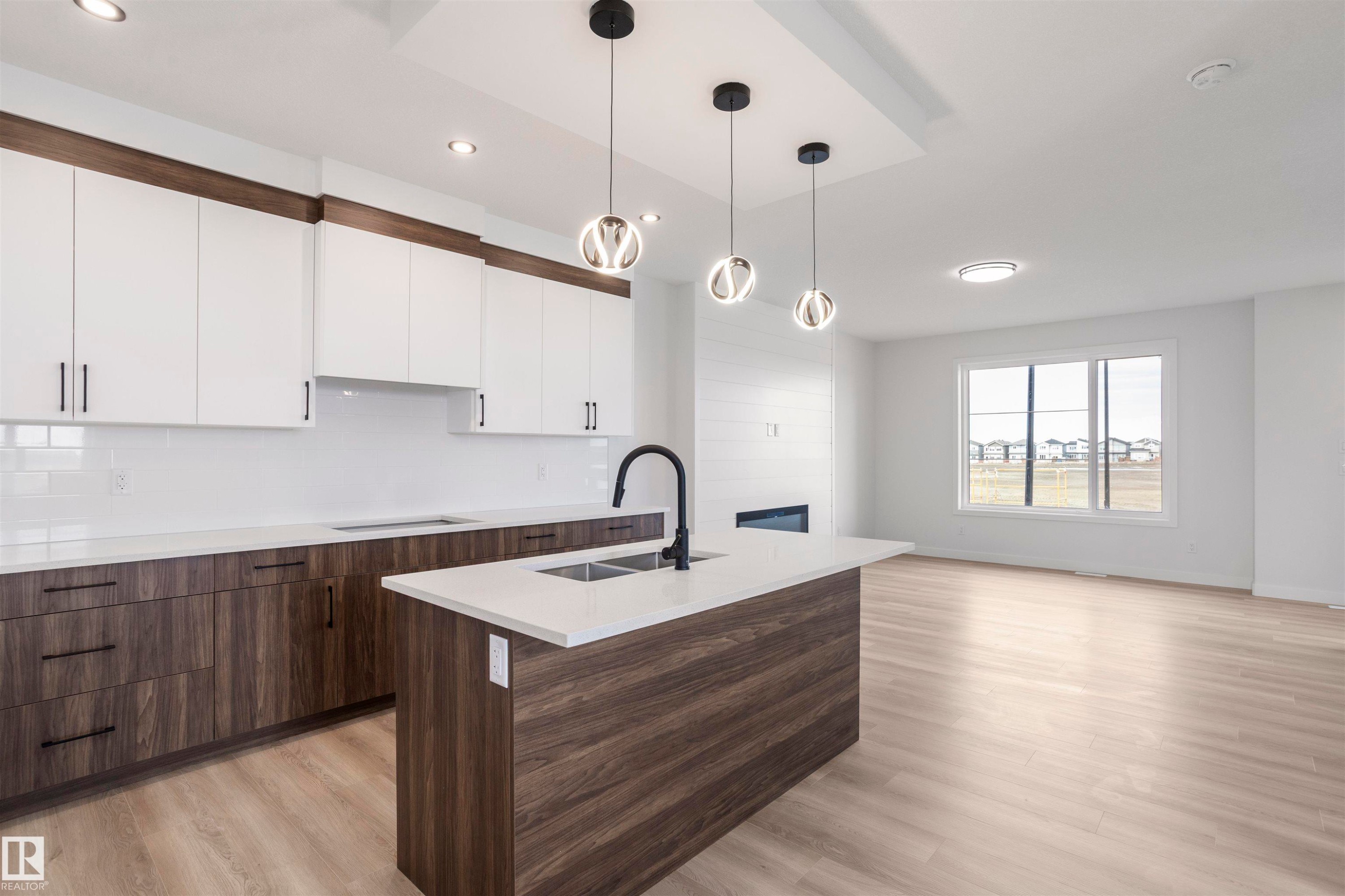 258 Black Stone Drive, Leduc, AB - Indoor Photo Showing Kitchen With Upgraded Kitchen