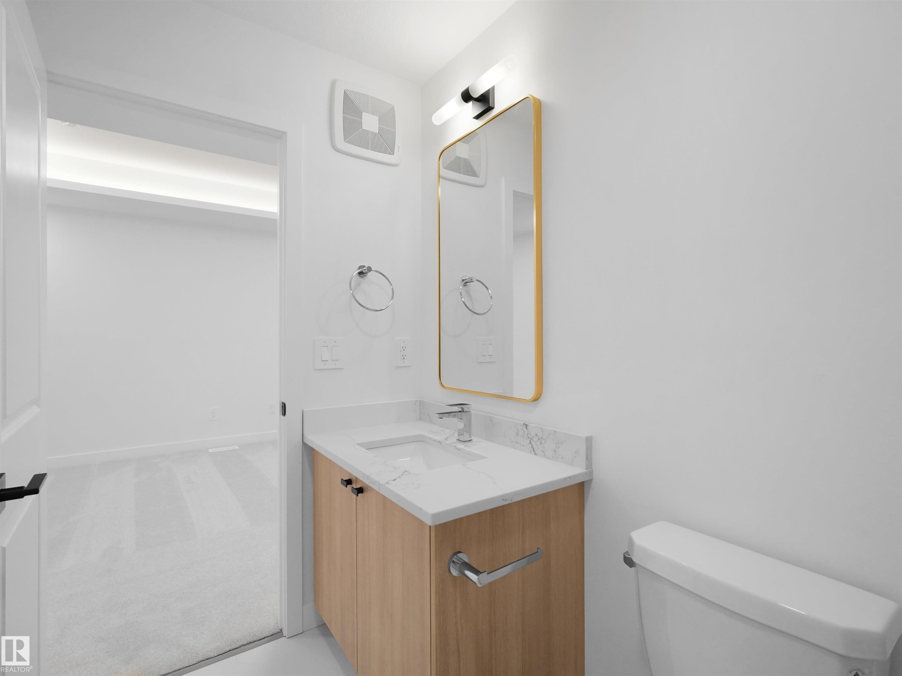 8235 Kiriak Loop, Edmonton, AB - Indoor Photo Showing Bathroom