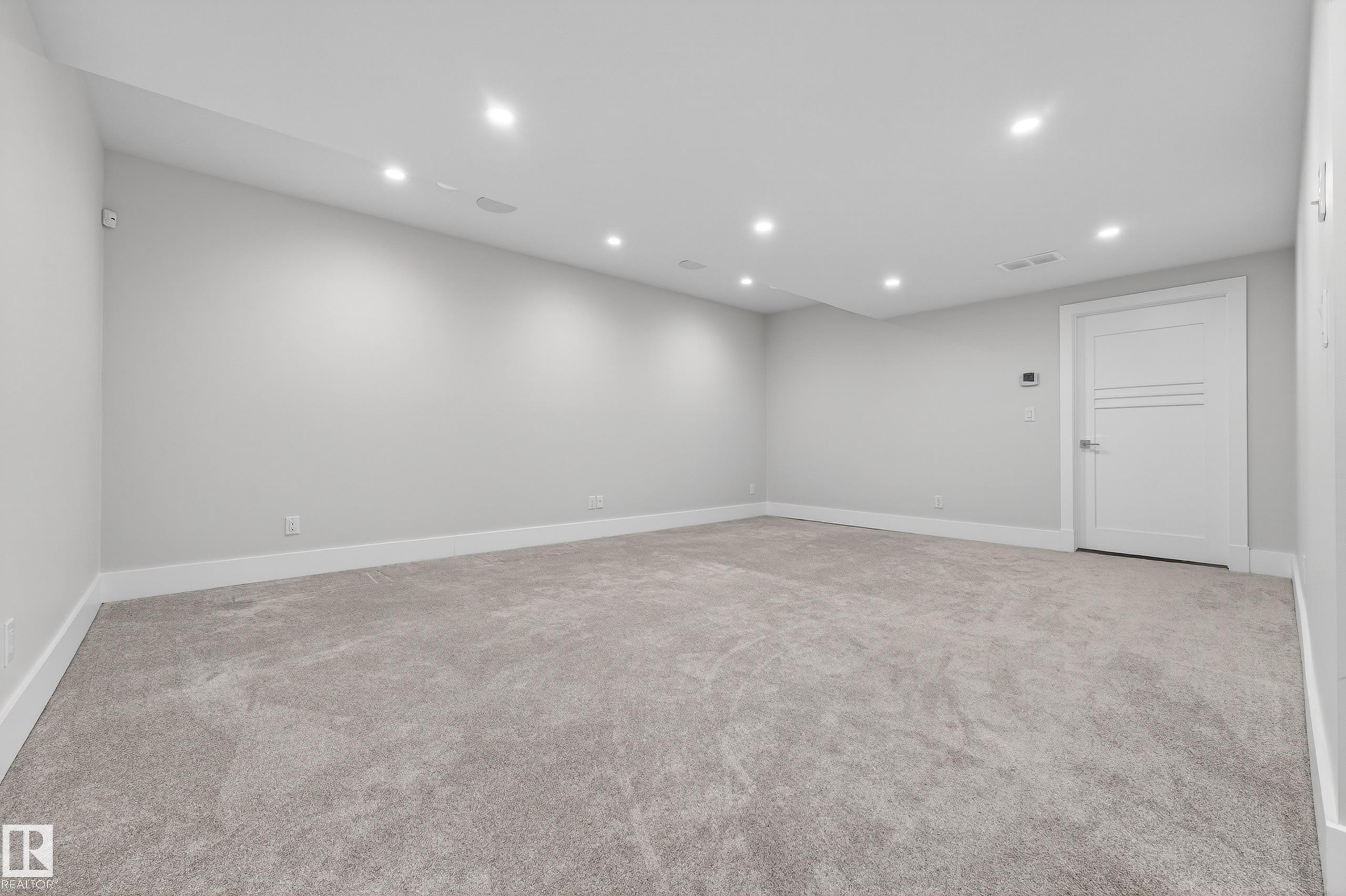 14132 97 Avenue, Edmonton, AB - Indoor