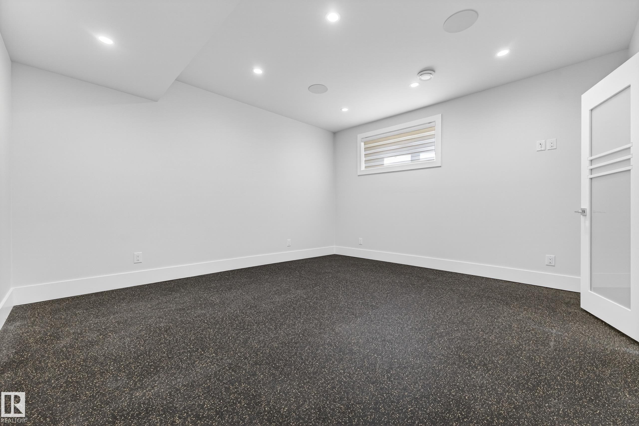 14132 97 Avenue, Edmonton, AB - Indoor Photo Showing Other Room