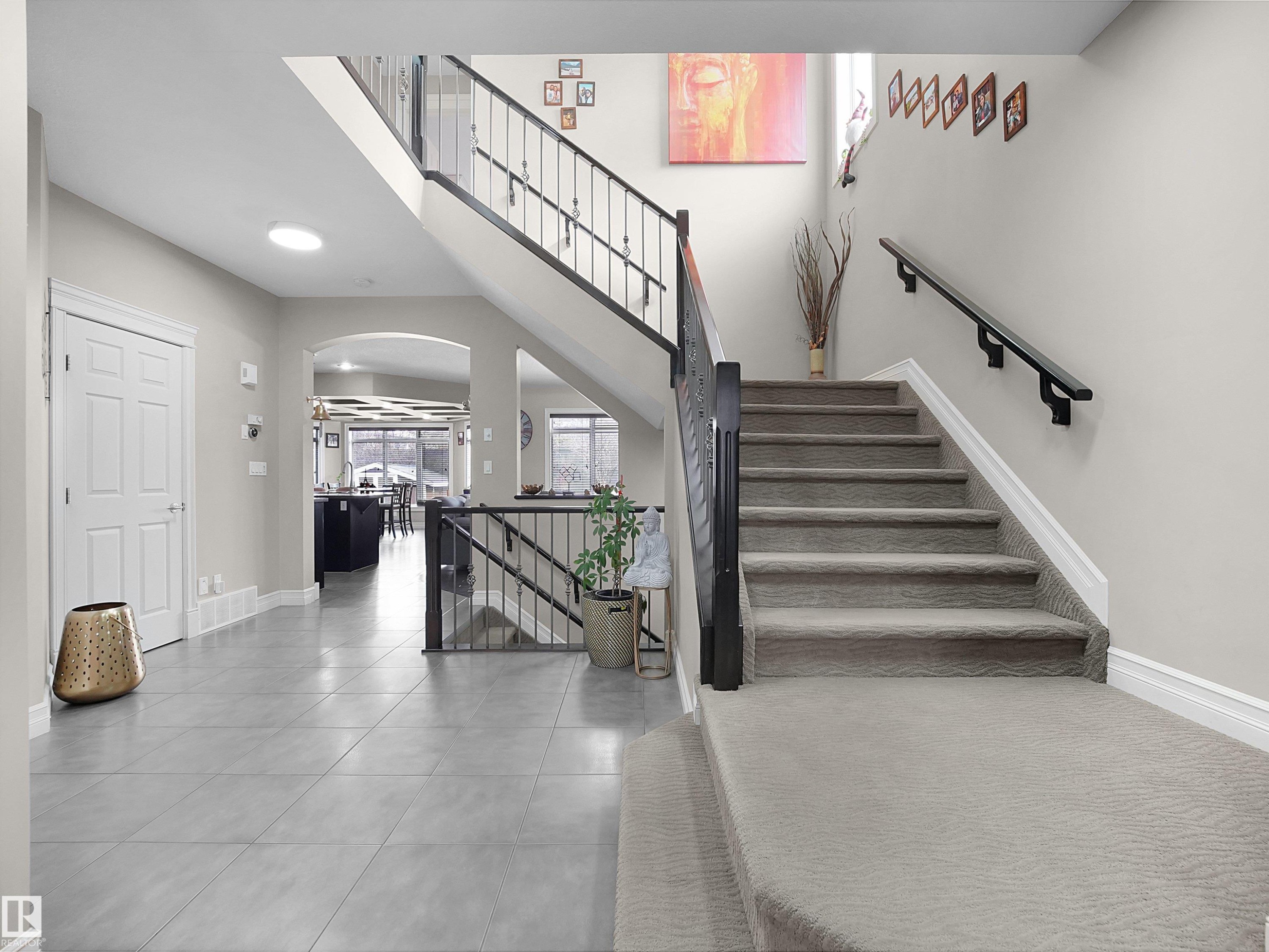 2422 Warry Place Sw, Edmonton, AB - Indoor Photo Showing Other Room