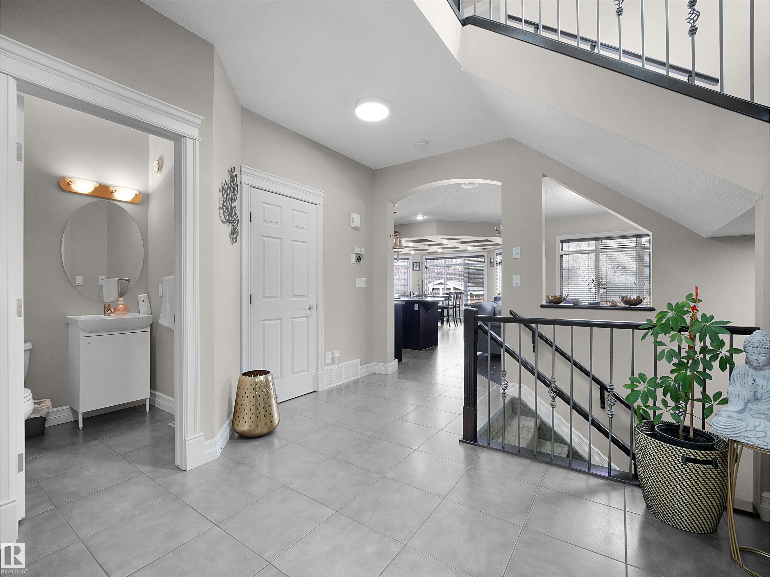 2422 Warry Place Sw, Edmonton, AB - Indoor Photo Showing Other Room