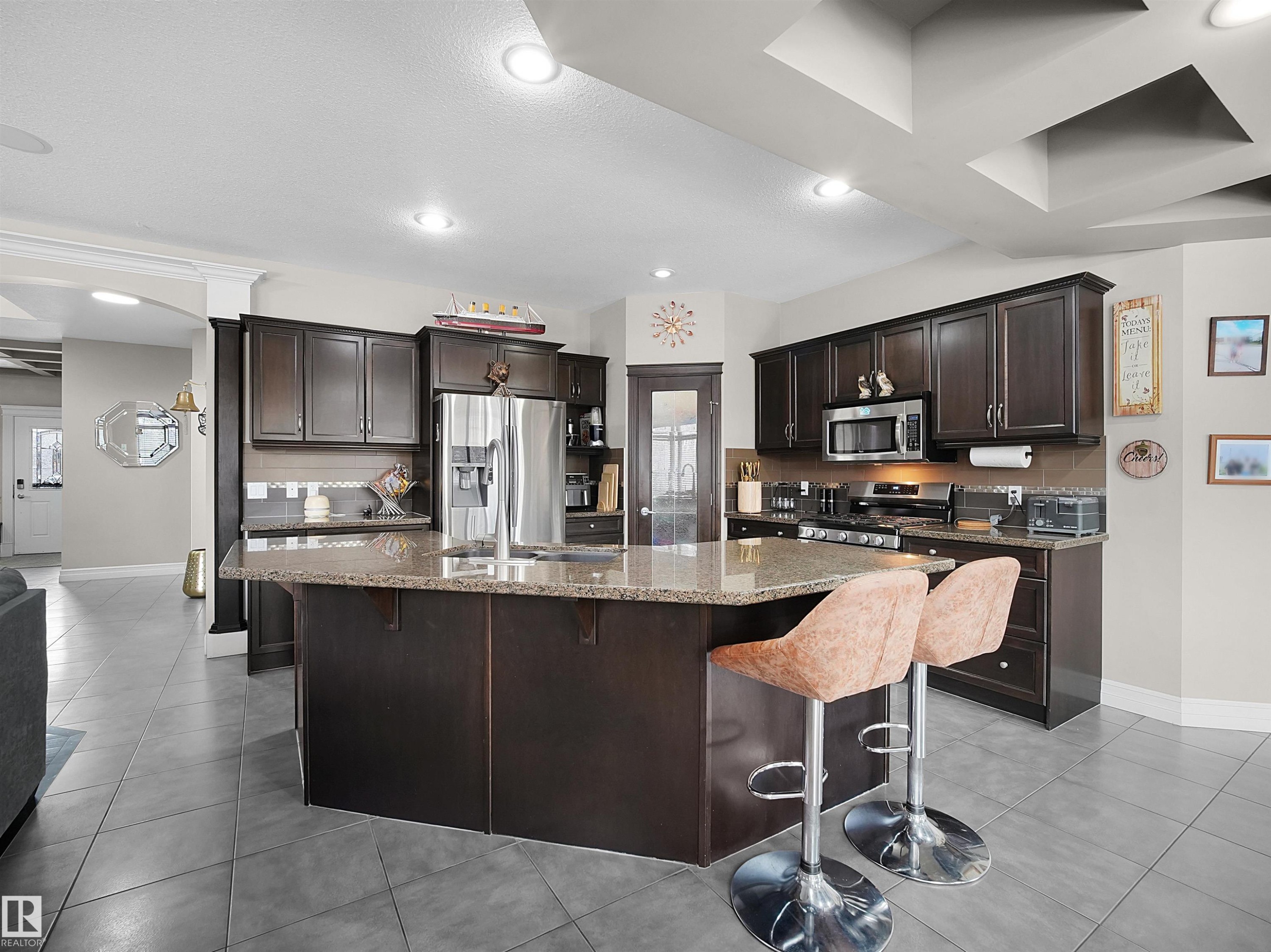 2422 Warry Place Sw, Edmonton, AB - Indoor Photo Showing Kitchen With Stainless Steel Kitchen With Upgraded Kitchen