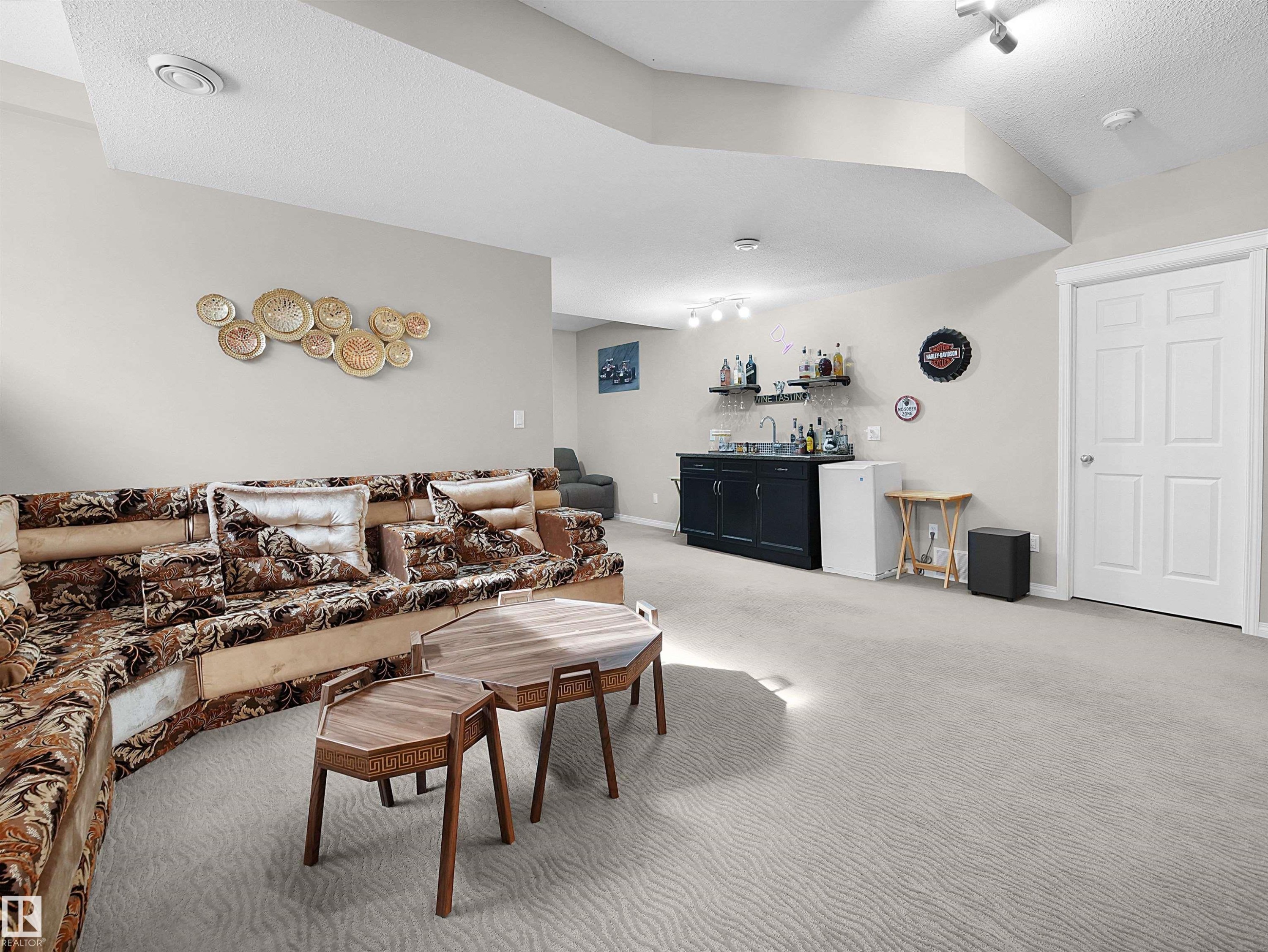 2422 Warry Place Sw, Edmonton, AB - Indoor