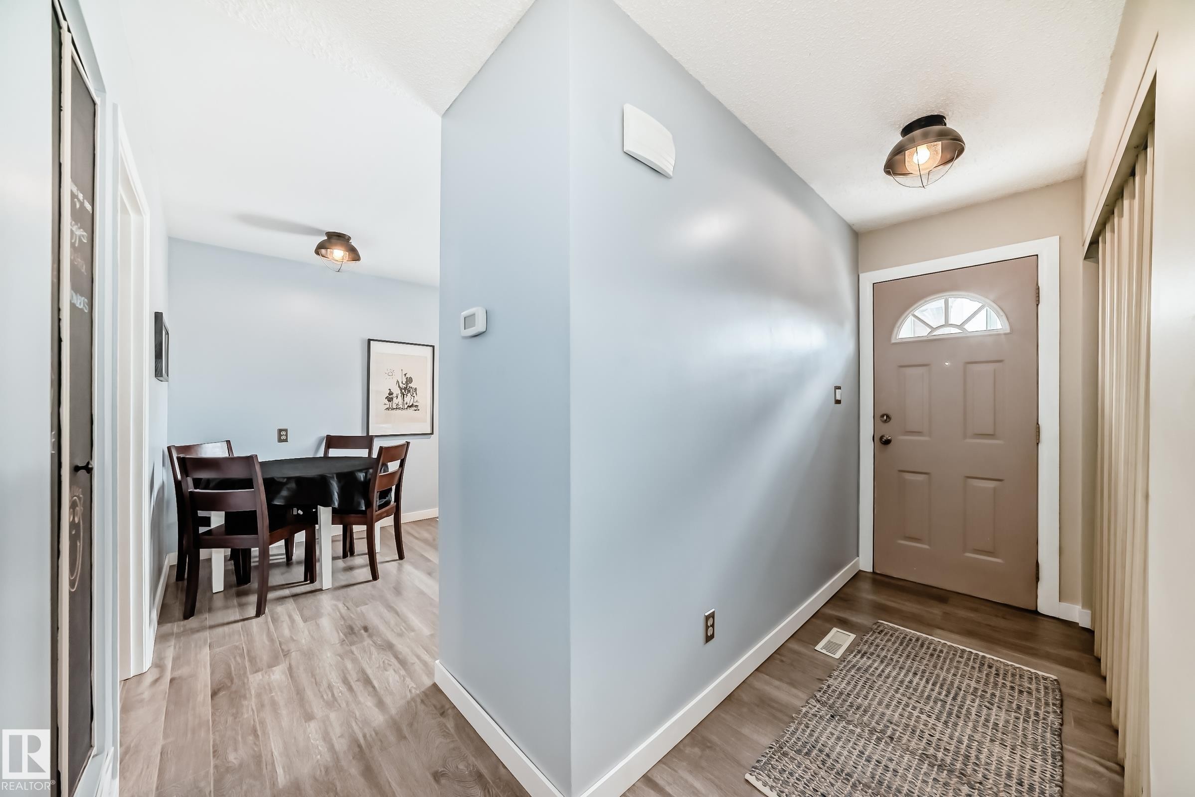 8113 27 Avenue, Edmonton, AB - Indoor Photo Showing Other Room