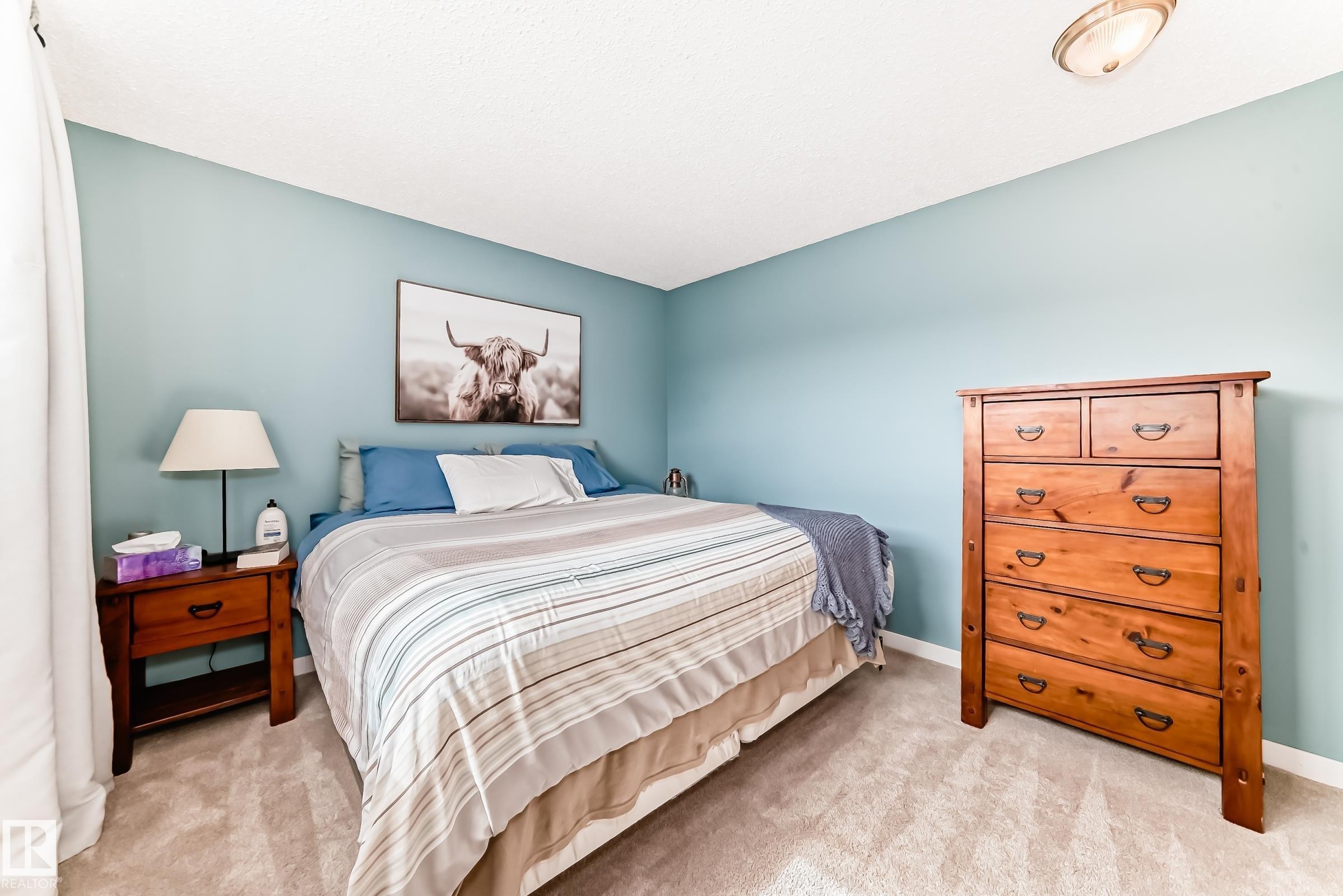 8113 27 Avenue, Edmonton, AB - Indoor Photo Showing Bedroom