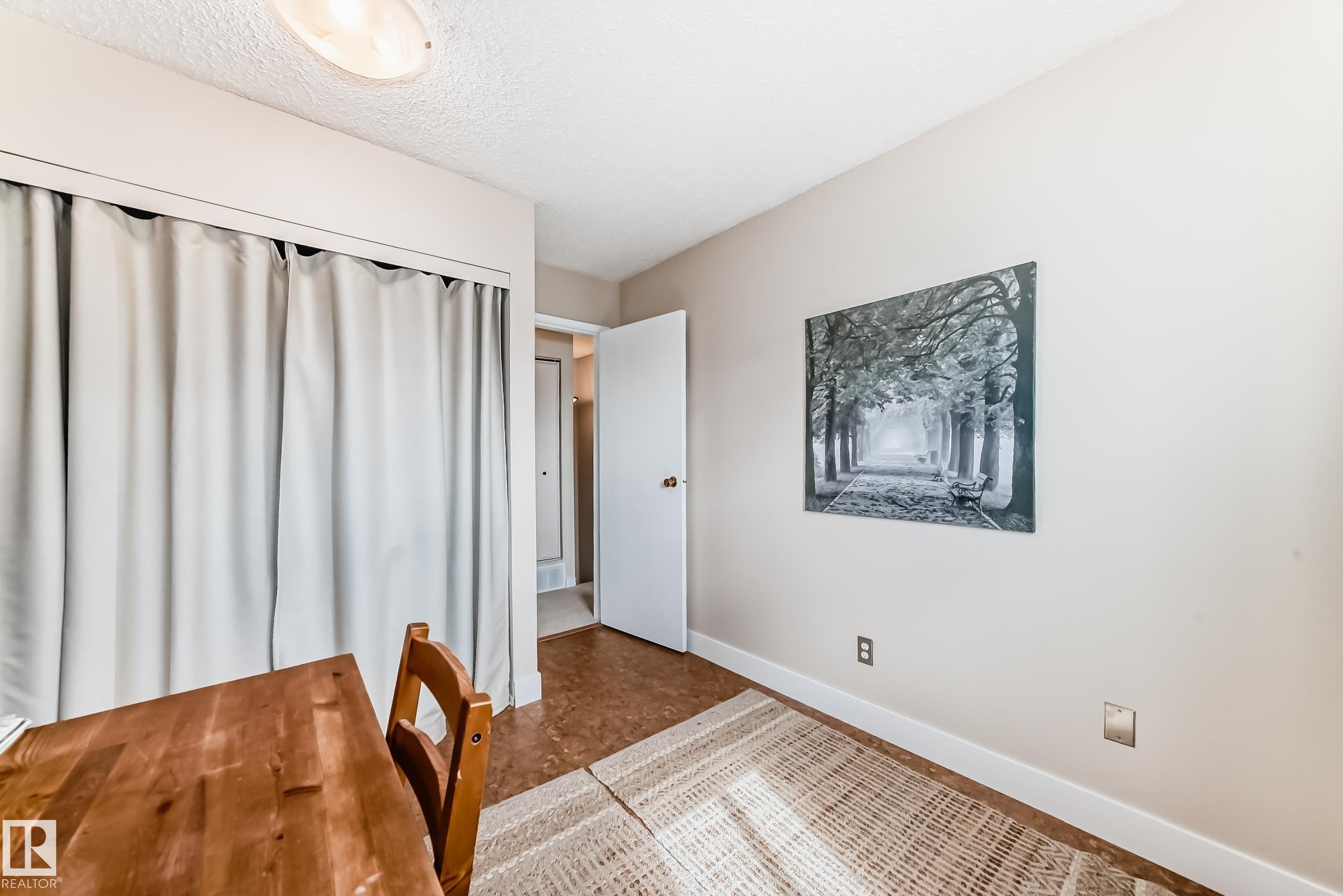 8113 27 Avenue, Edmonton, AB - Indoor