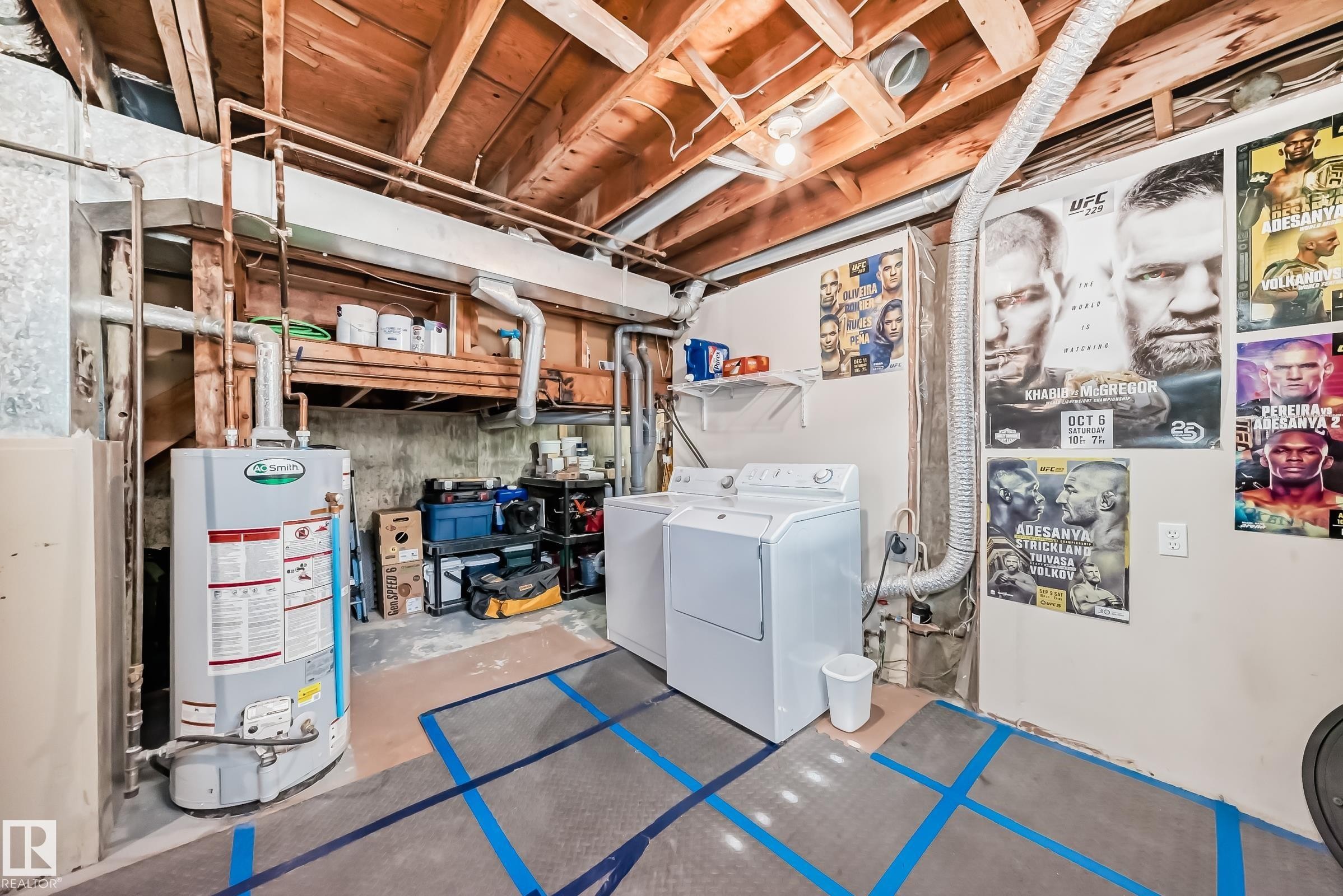 8113 27 Avenue, Edmonton, AB - Indoor Photo Showing Laundry Room