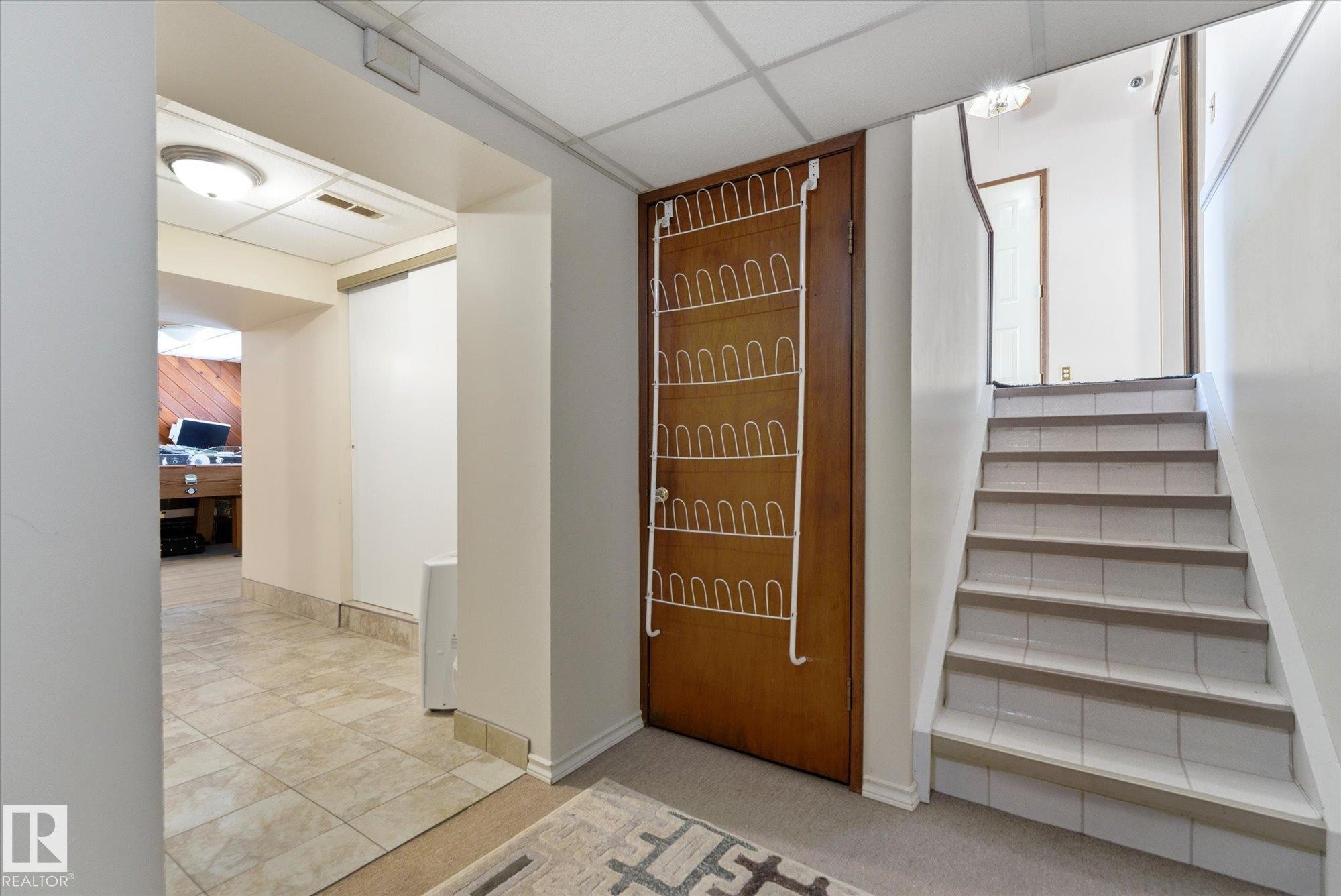 Image quality insufficient for description - 25750 18 Street, Edmonton, AB - Indoor Photo Showing Other Room