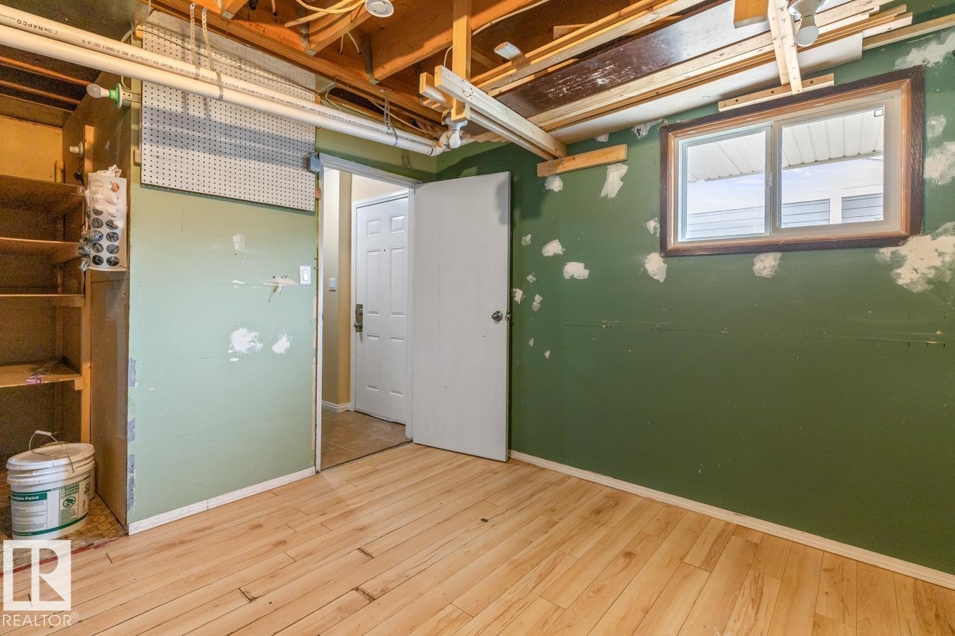 626 Willow Court, Edmonton, AB - Indoor Photo Showing Basement