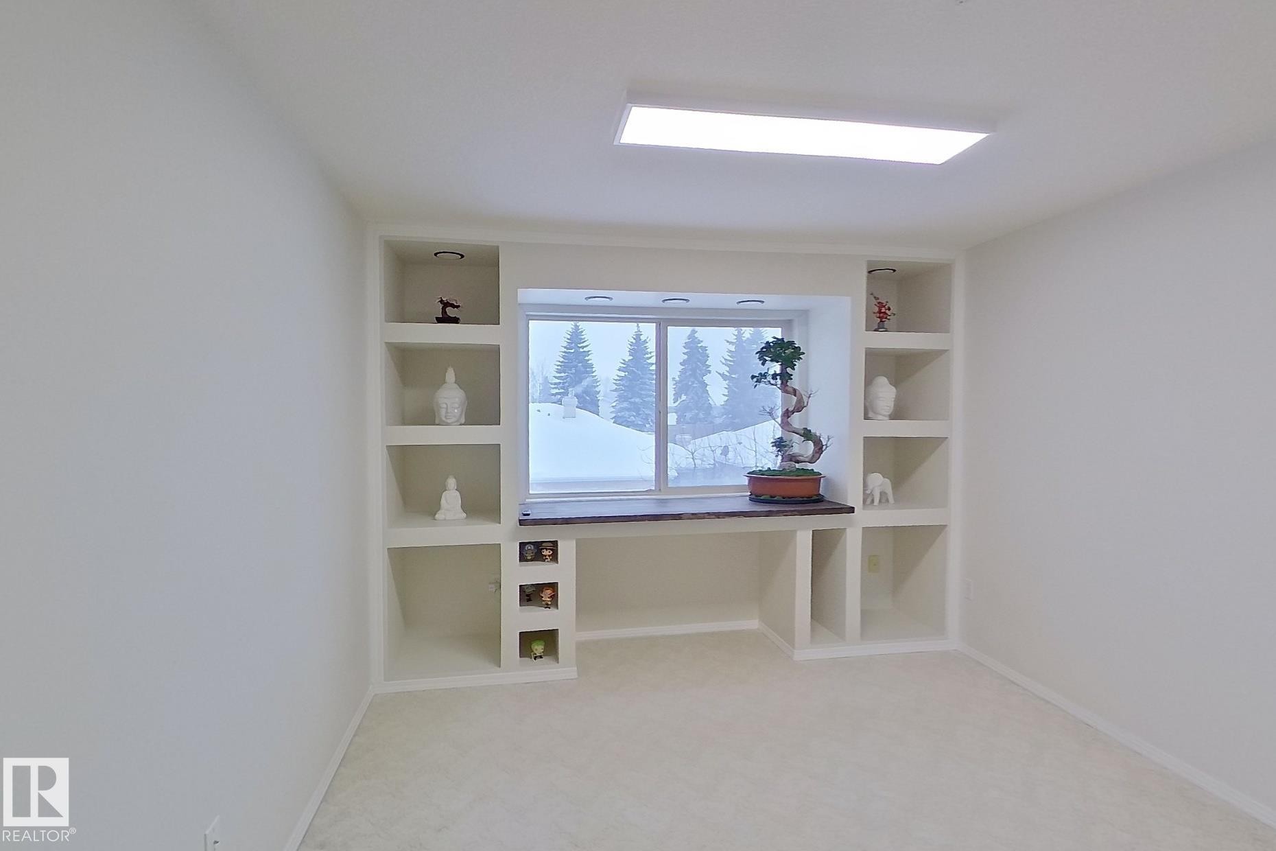 208 10421 42 Avenue, Edmonton, AB - Indoor