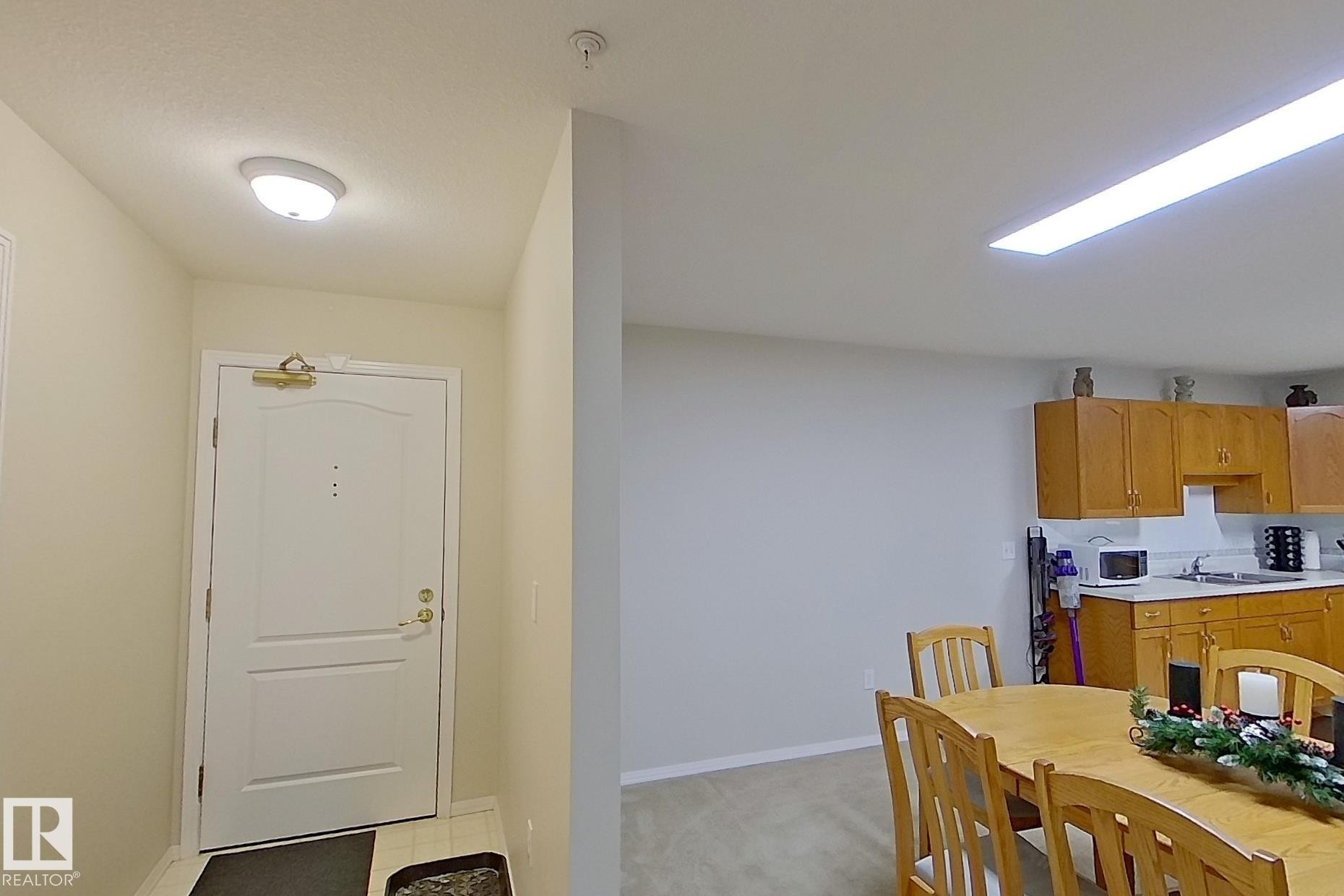 208 10421 42 Avenue, Edmonton, AB - Indoor