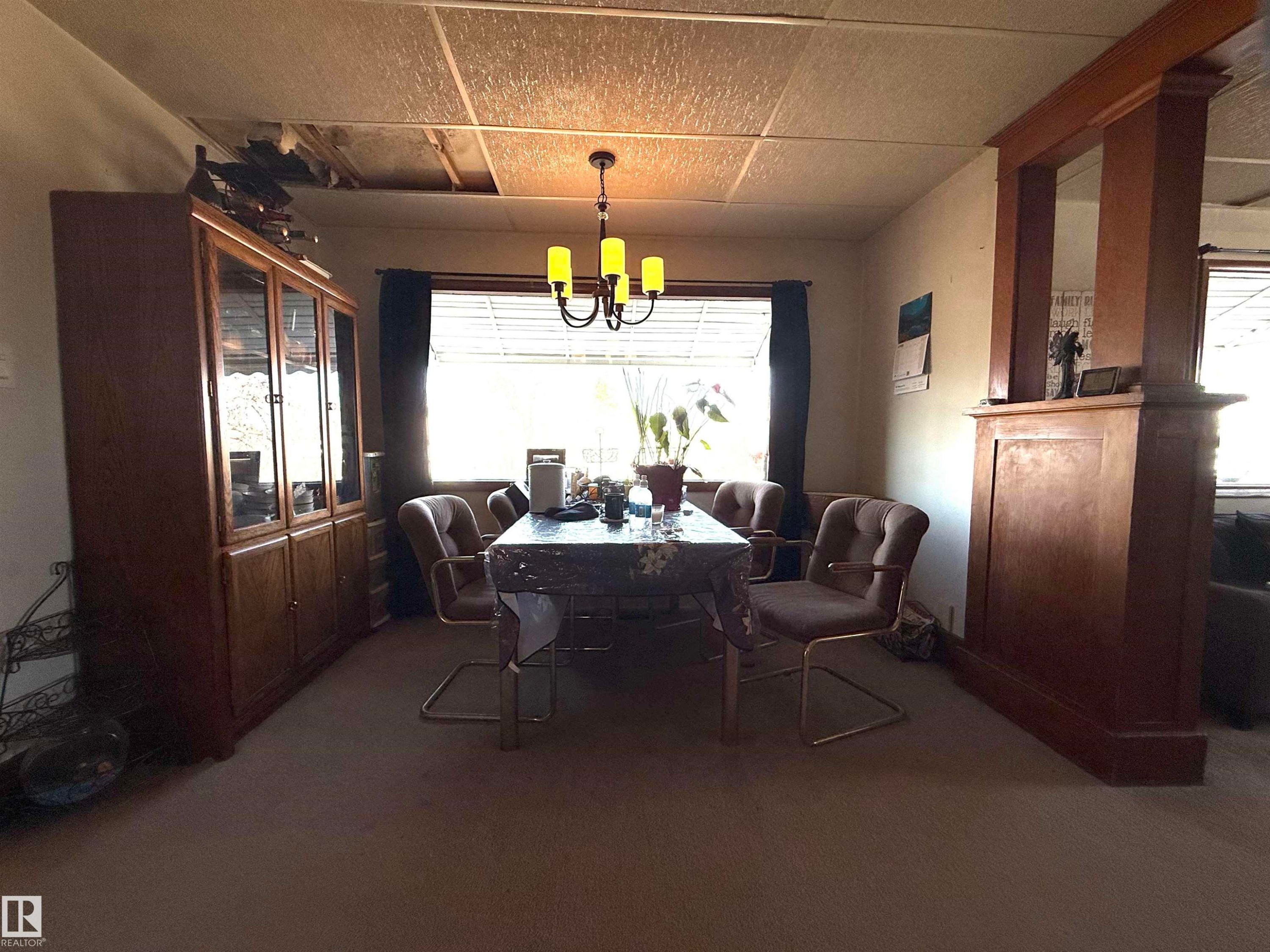 213 8 Avenue E, Standard, AB - Indoor