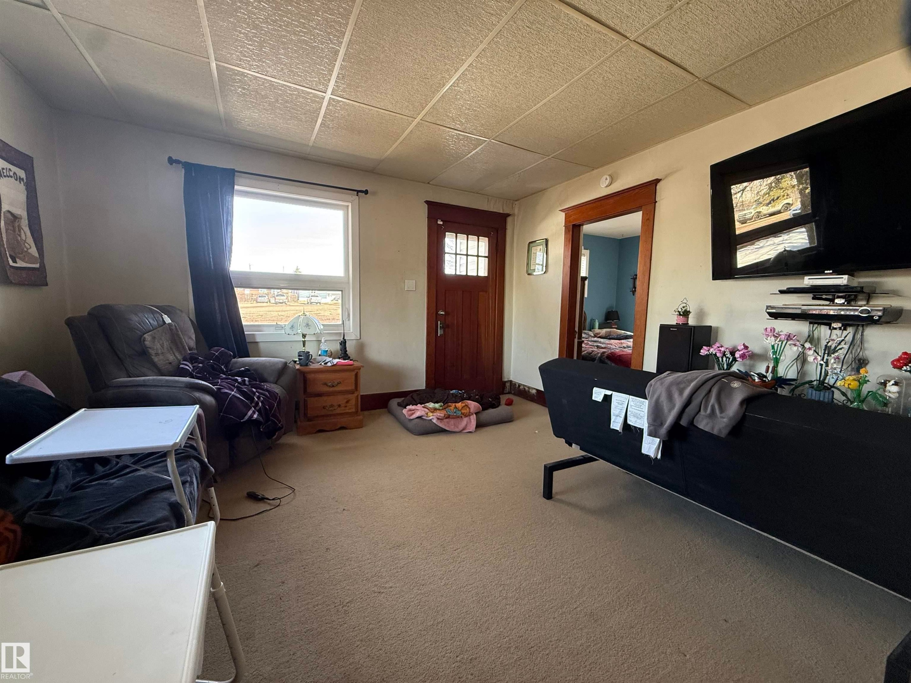 213 8 Avenue E, Standard, AB - Indoor