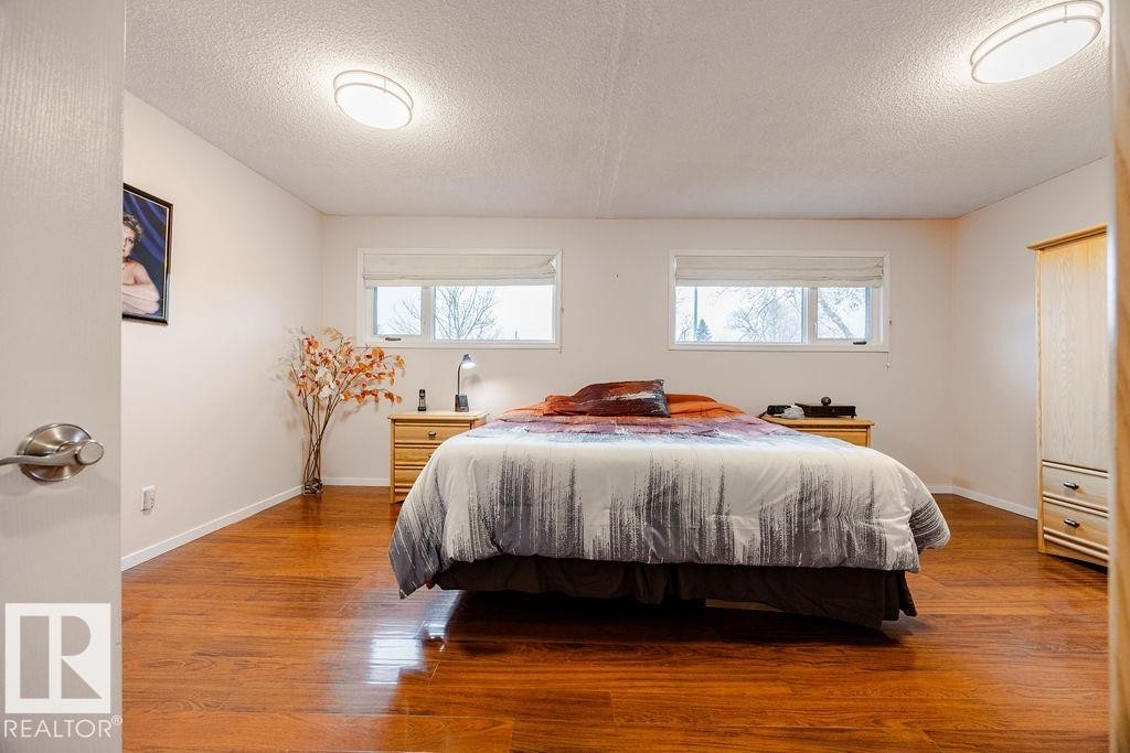 16807 80 Avenue, Edmonton, AB - Indoor Photo Showing Bedroom