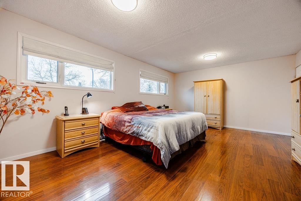 16807 80 Avenue, Edmonton, AB - Indoor Photo Showing Bedroom