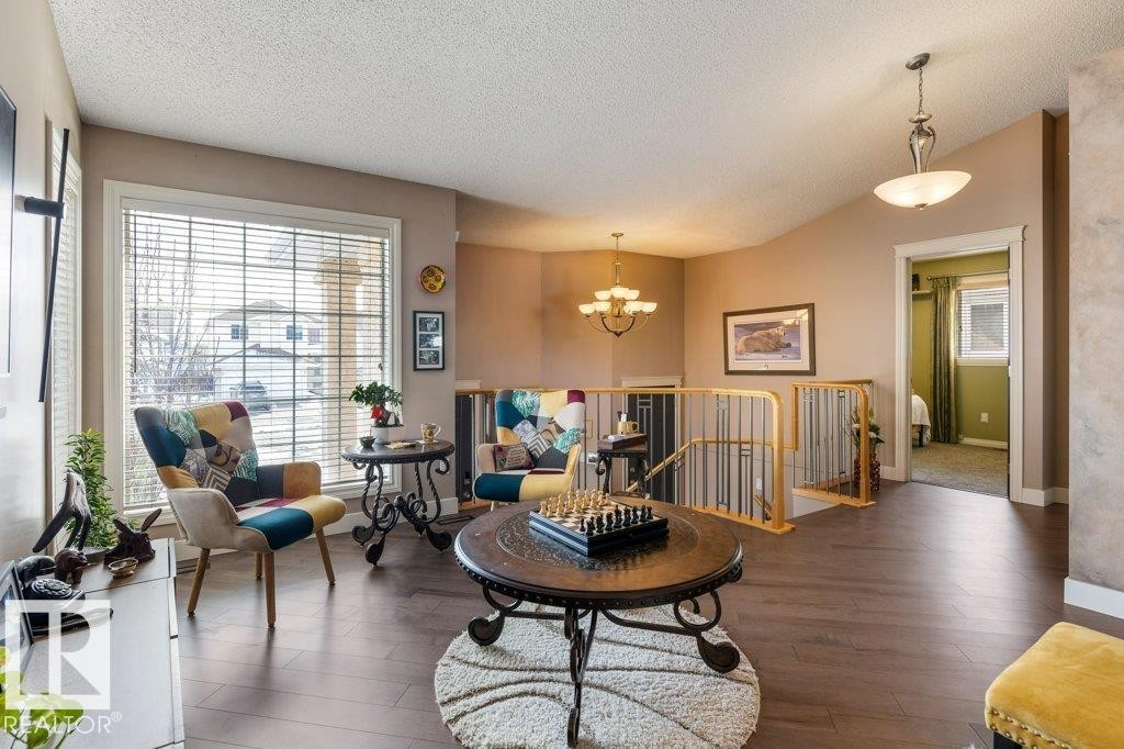 17 Donald Place, St. Albert, AB - Indoor Photo Showing Living Room