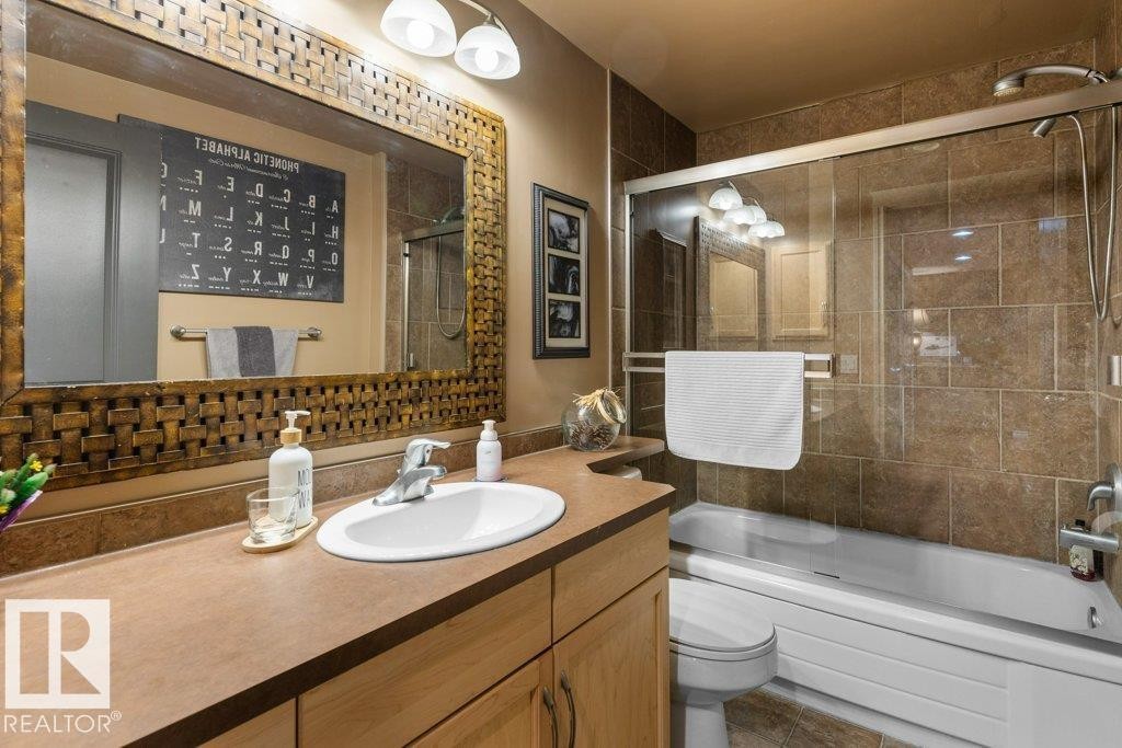 17 Donald Place, St. Albert, AB - Indoor Photo Showing Bathroom