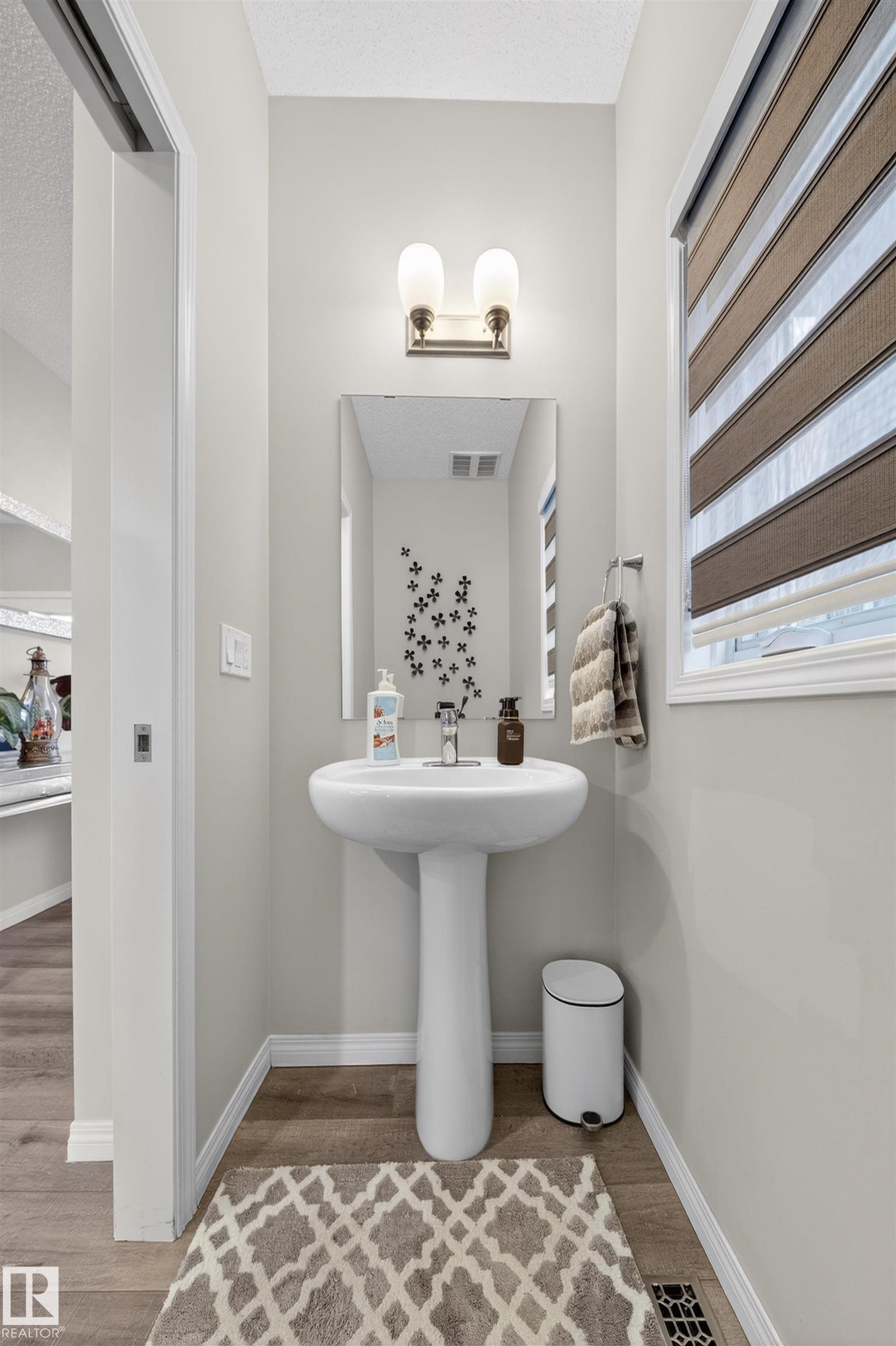 6085 King Landing, Edmonton, AB - Indoor Photo Showing Bathroom