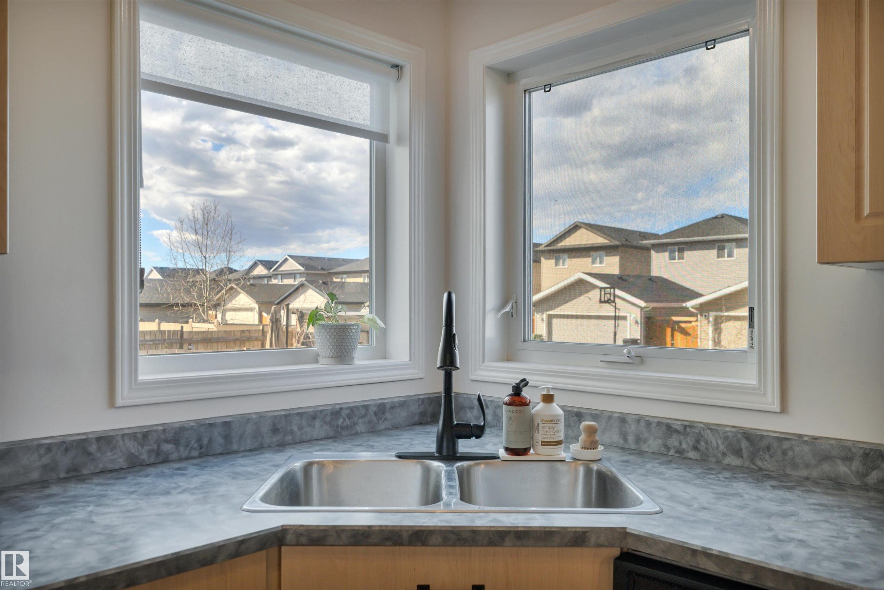 266 Avena Circle, Leduc, AB - Indoor Photo Showing Kitchen With Double Sink