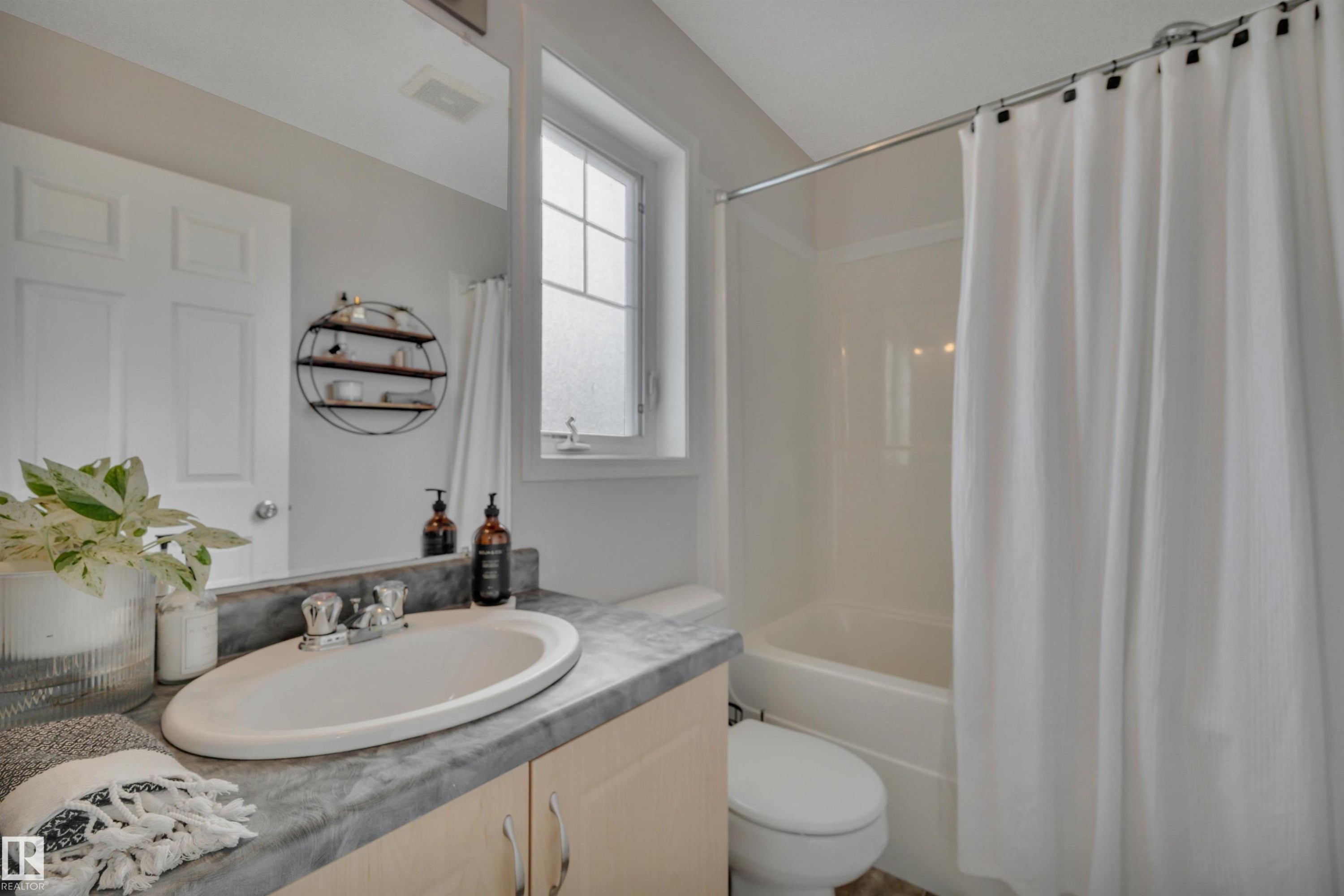 266 Avena Circle, Leduc, AB - Indoor Photo Showing Bathroom